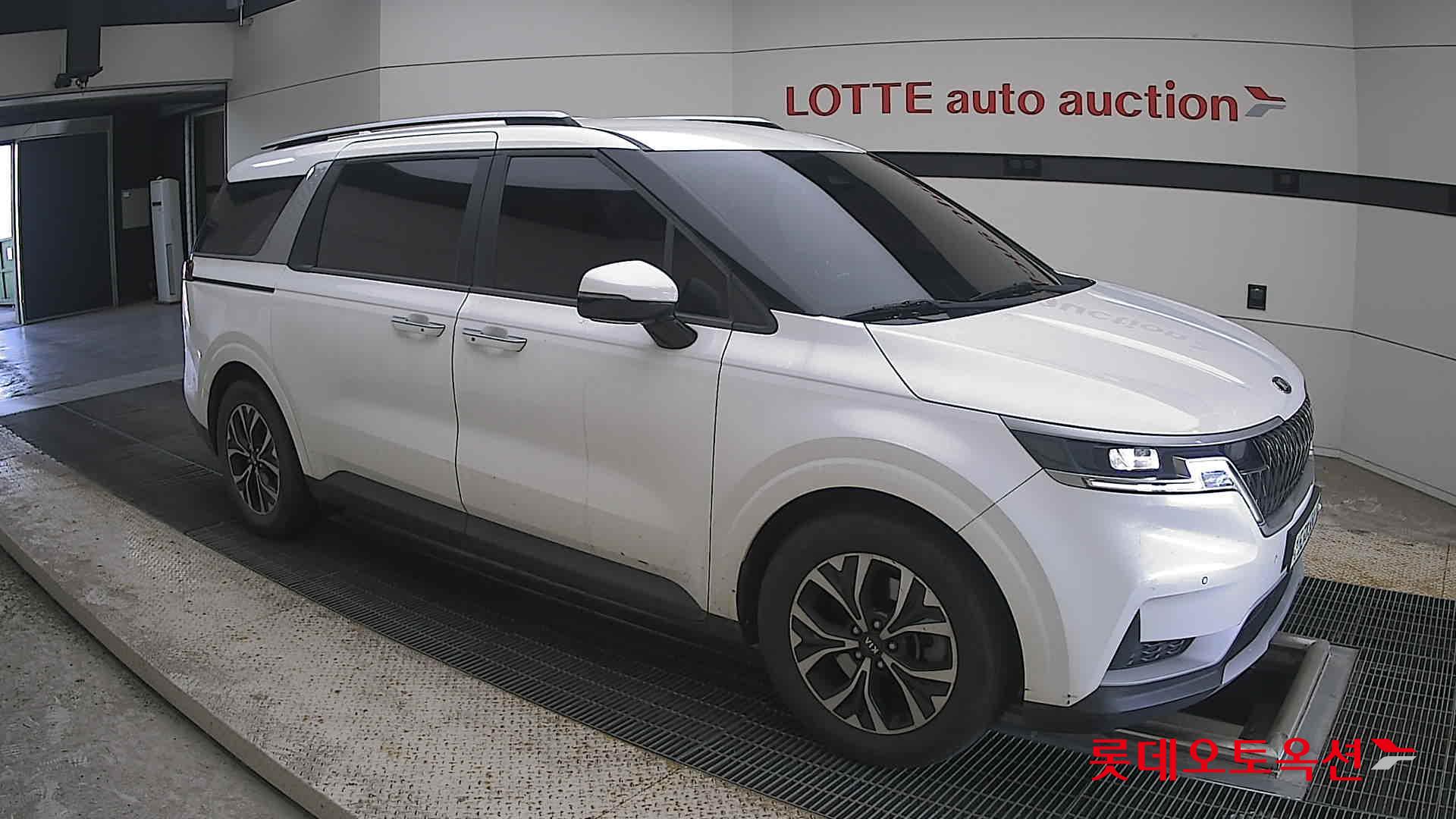 2021 - kia carnival
