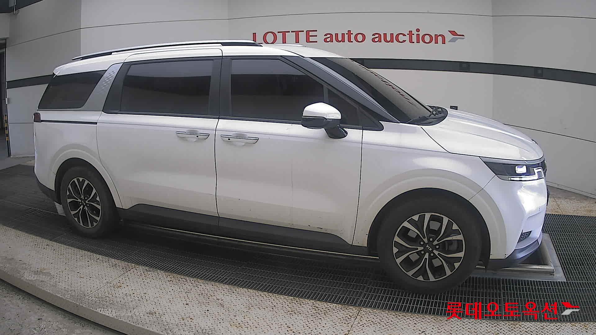 2021 - kia carnival