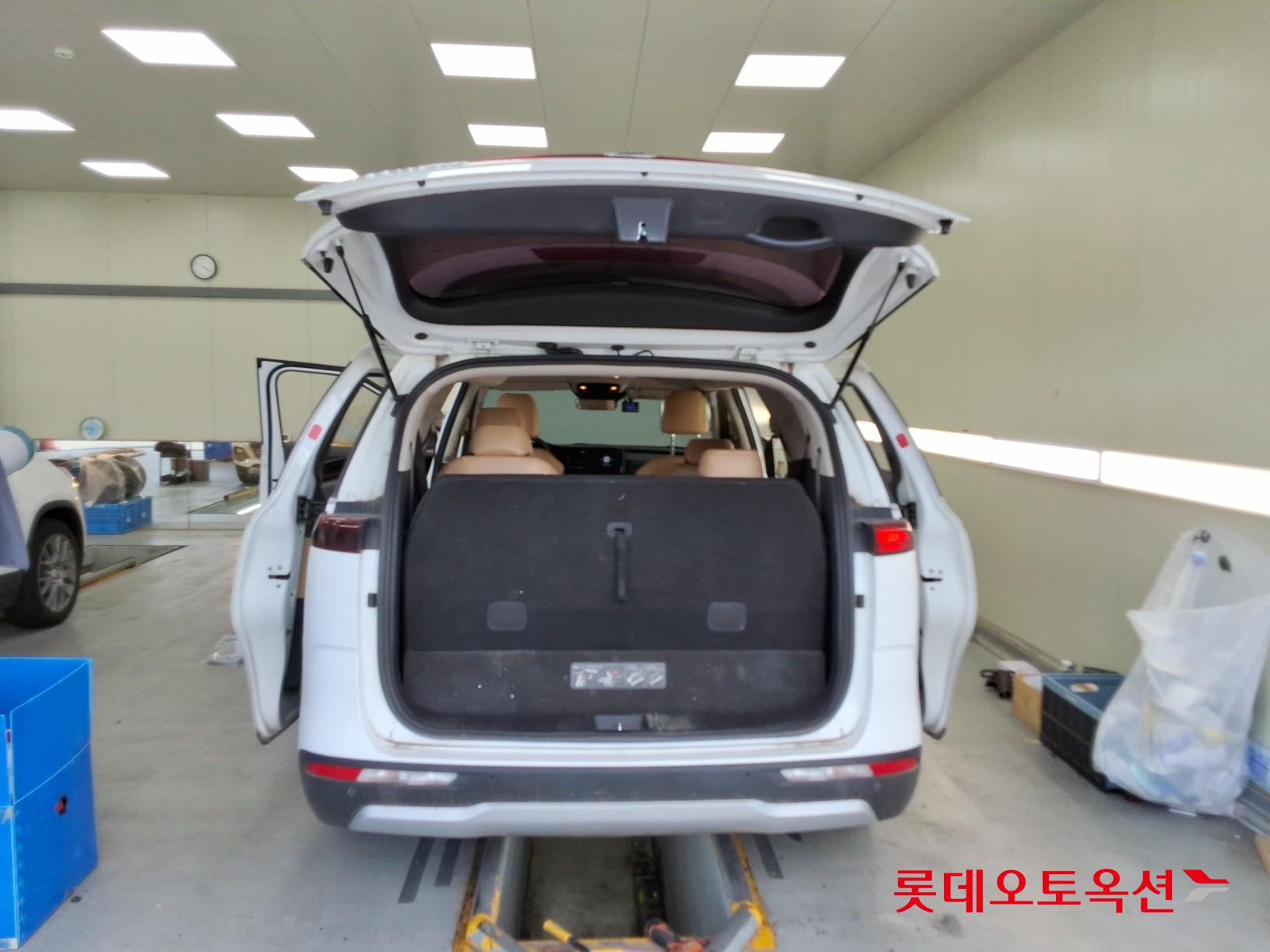 2021 - kia carnival