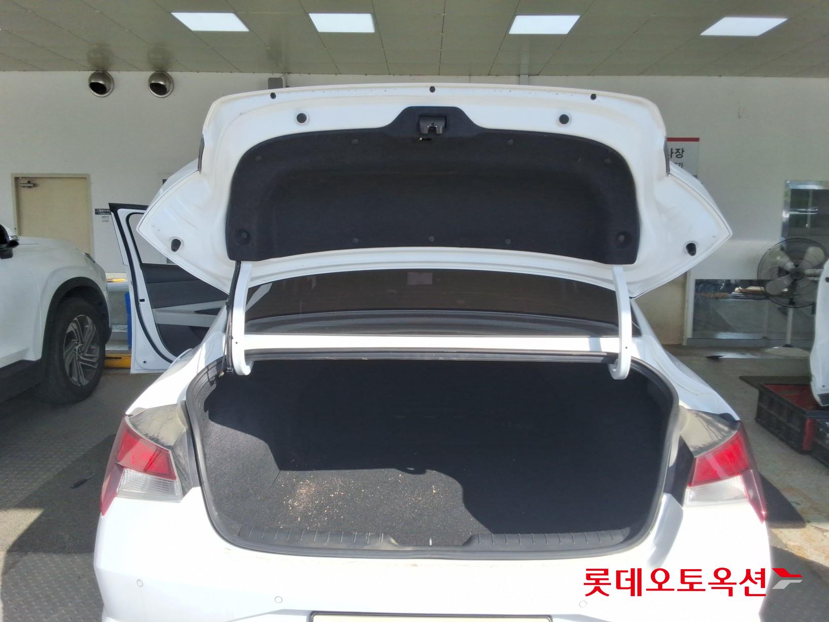 2021 - hyundai avante