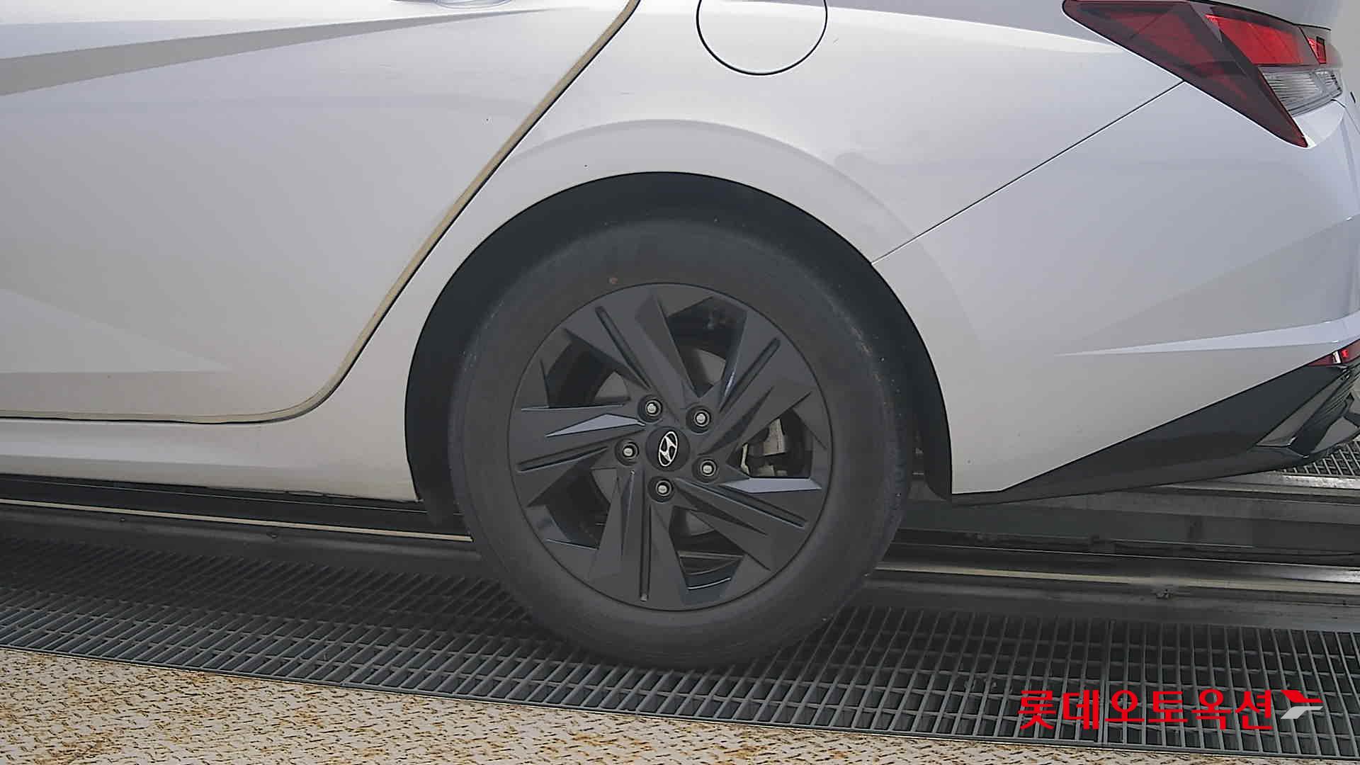 2022 - hyundai avante