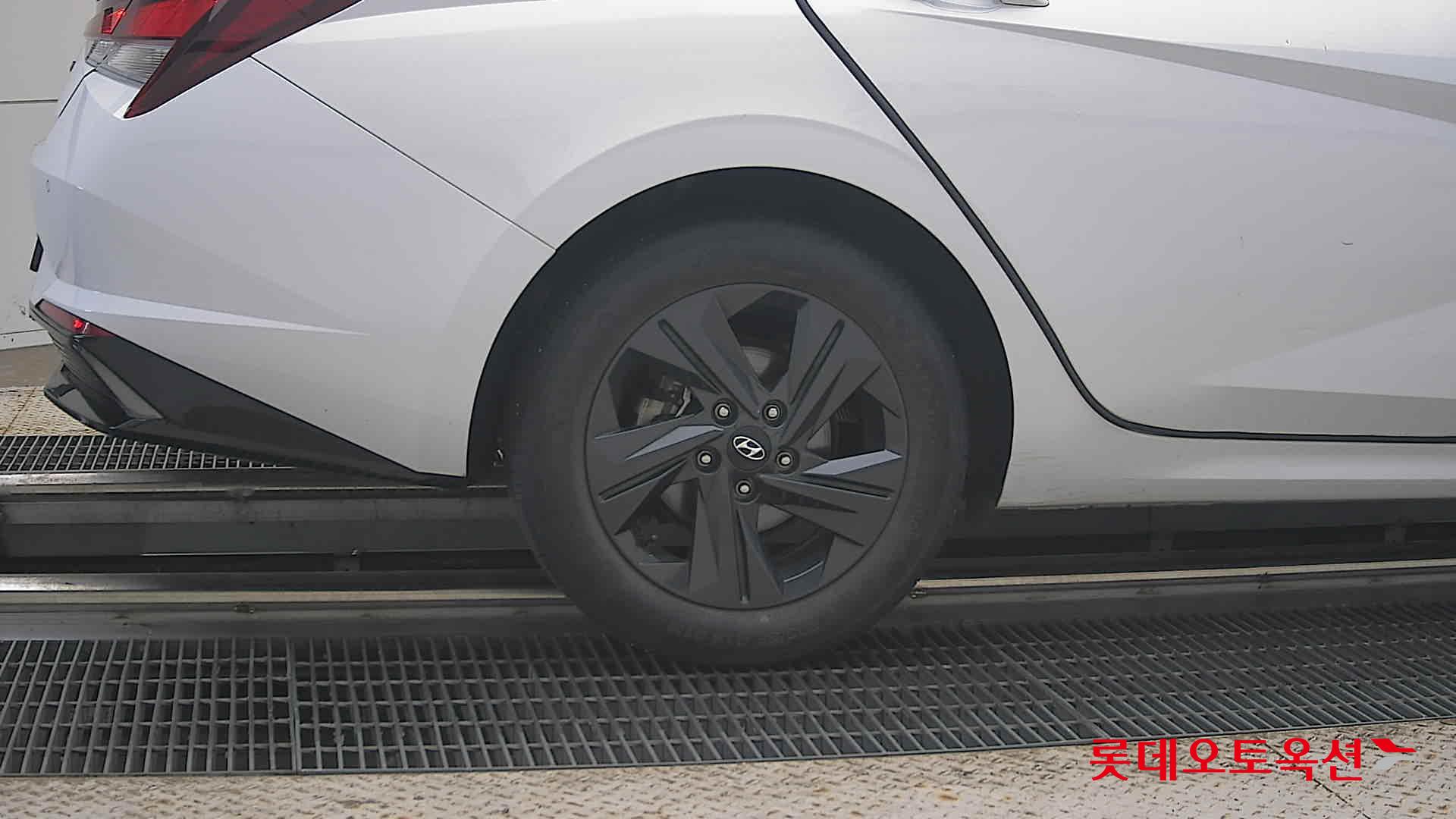 2022 - hyundai avante