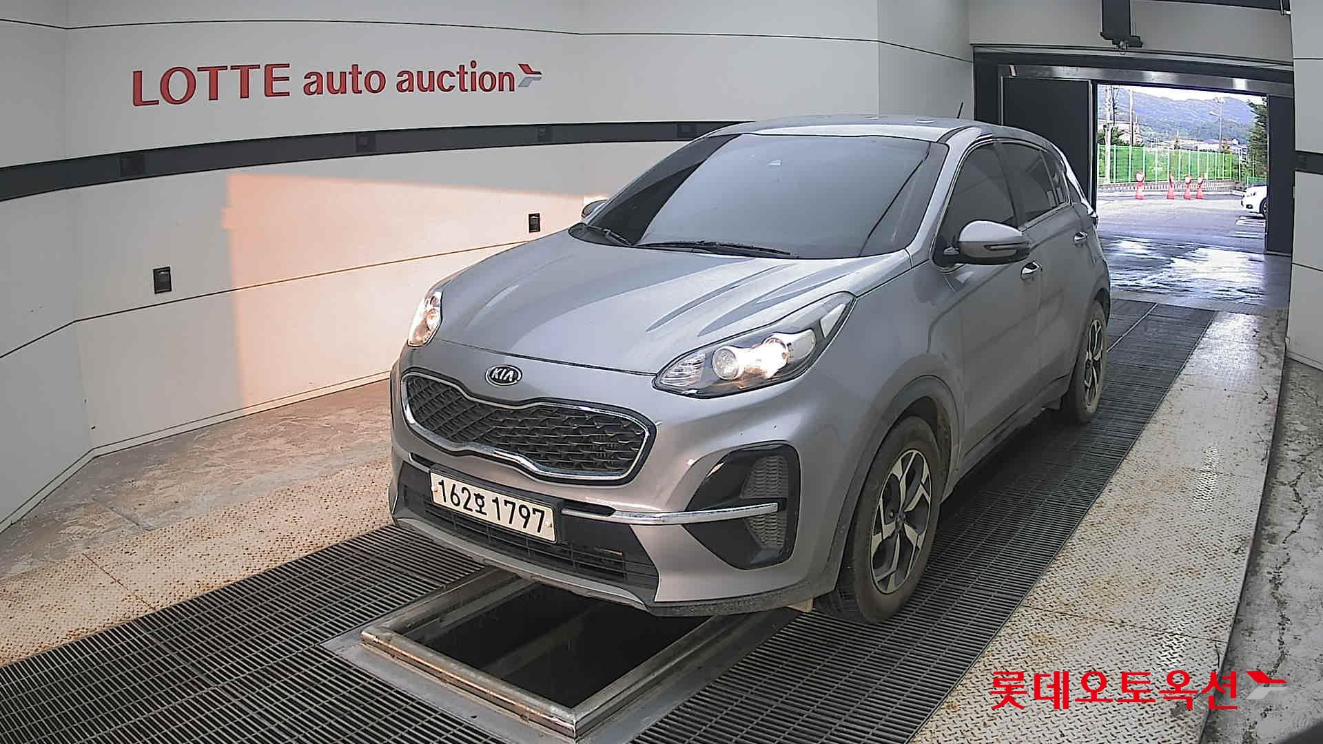 2021 - kia sportage