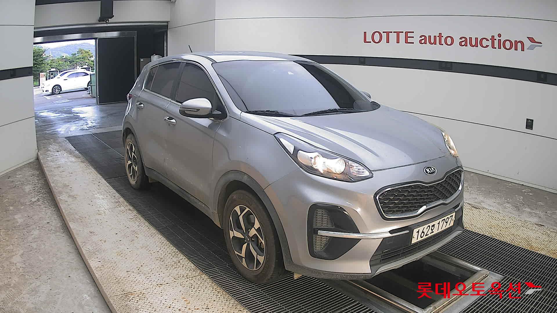 2021 - kia sportage
