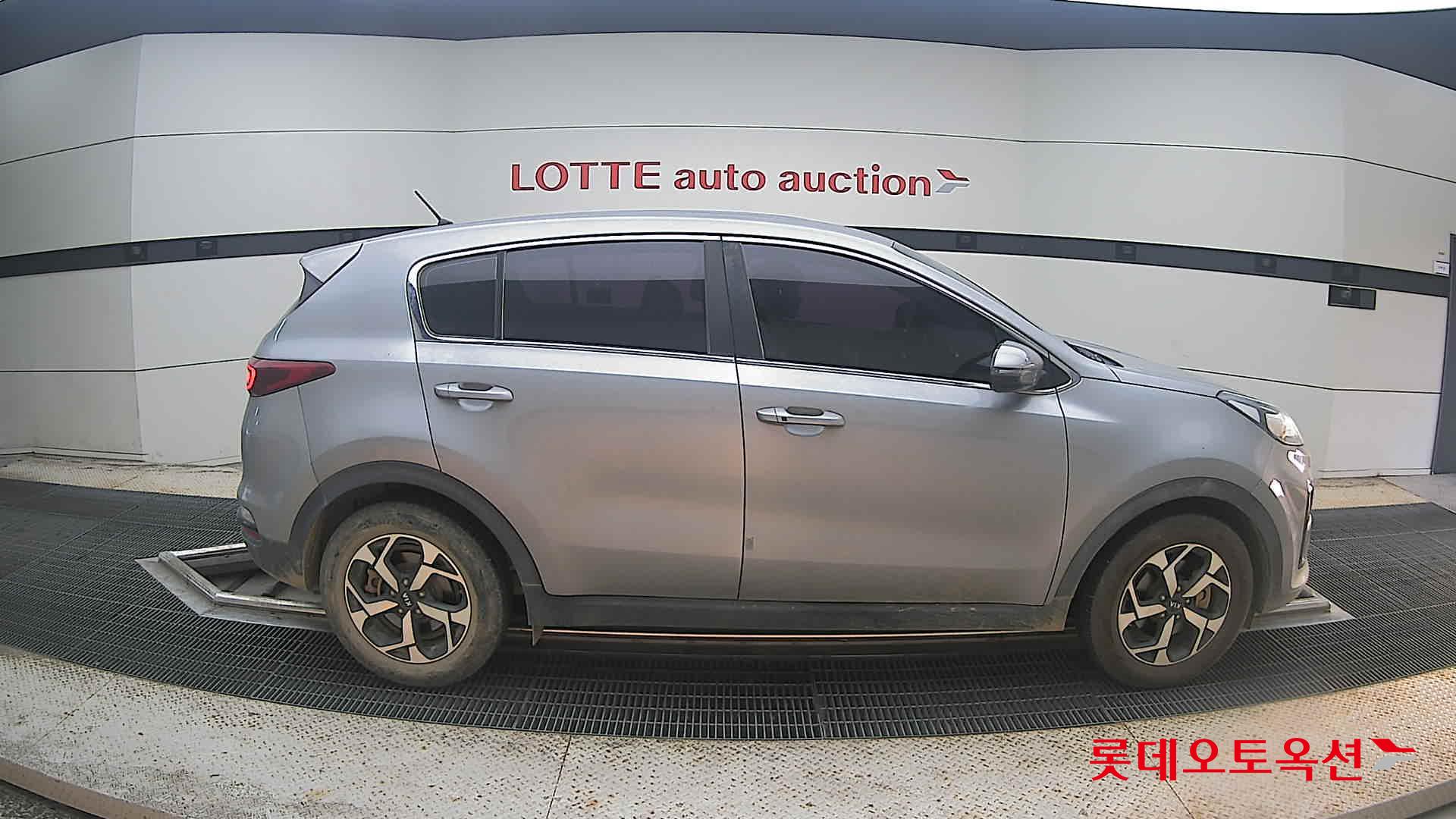 2021 - kia sportage