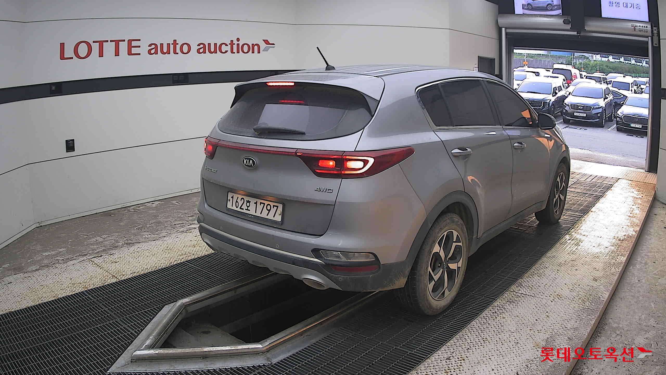 2021 - kia sportage
