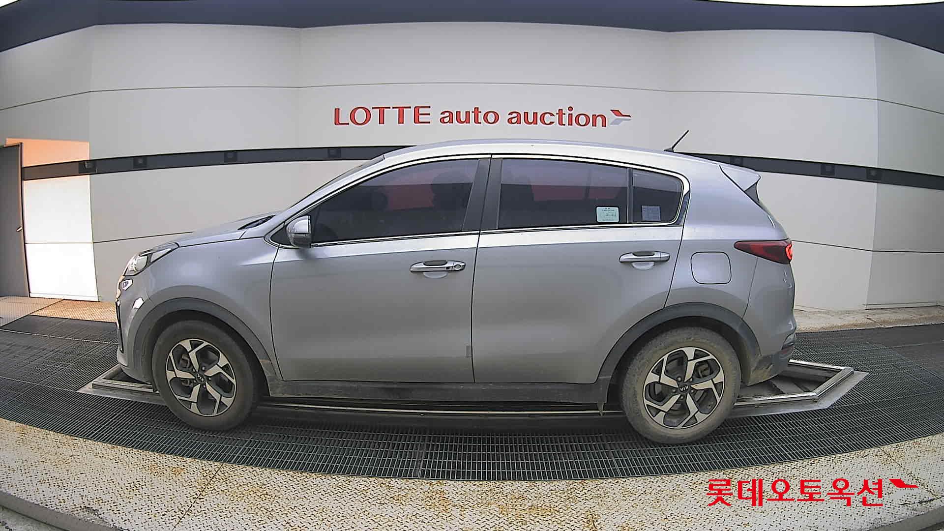 2021 - kia sportage