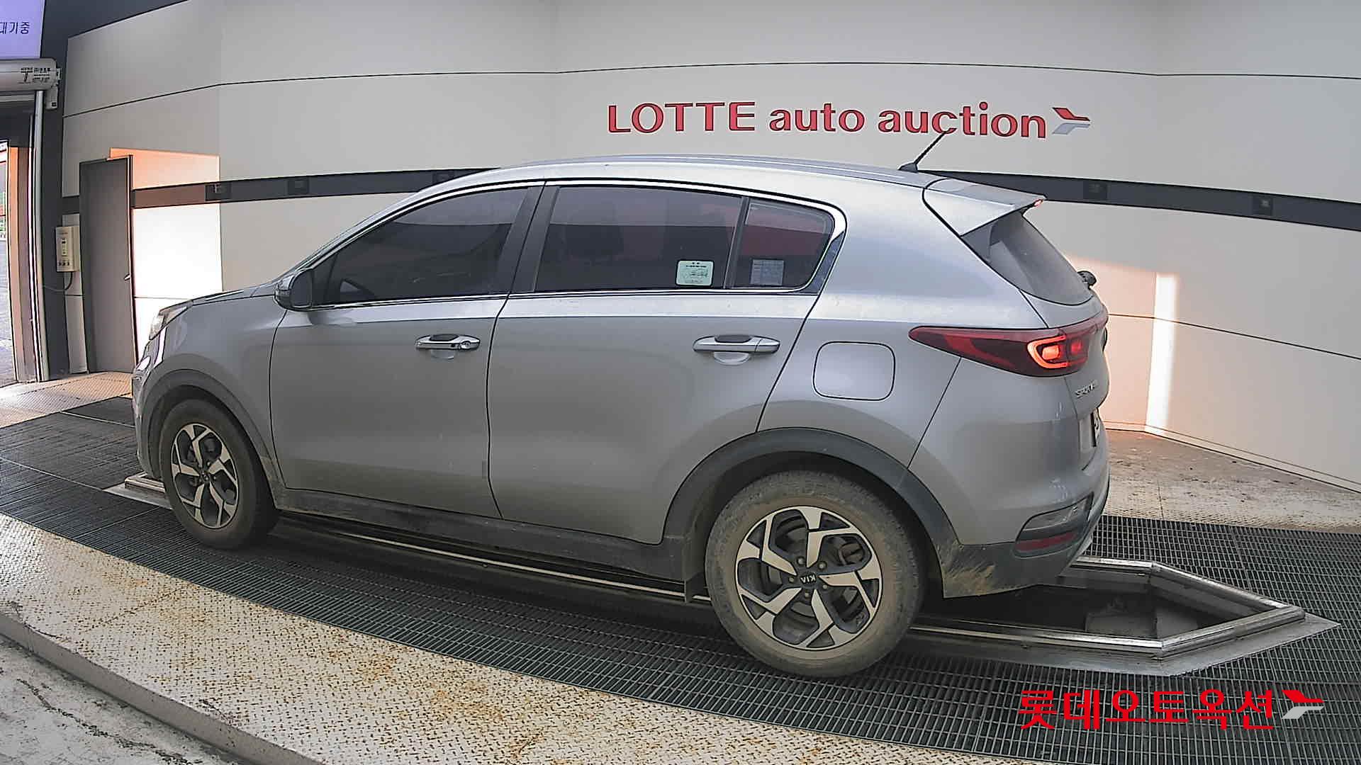 2021 - kia sportage