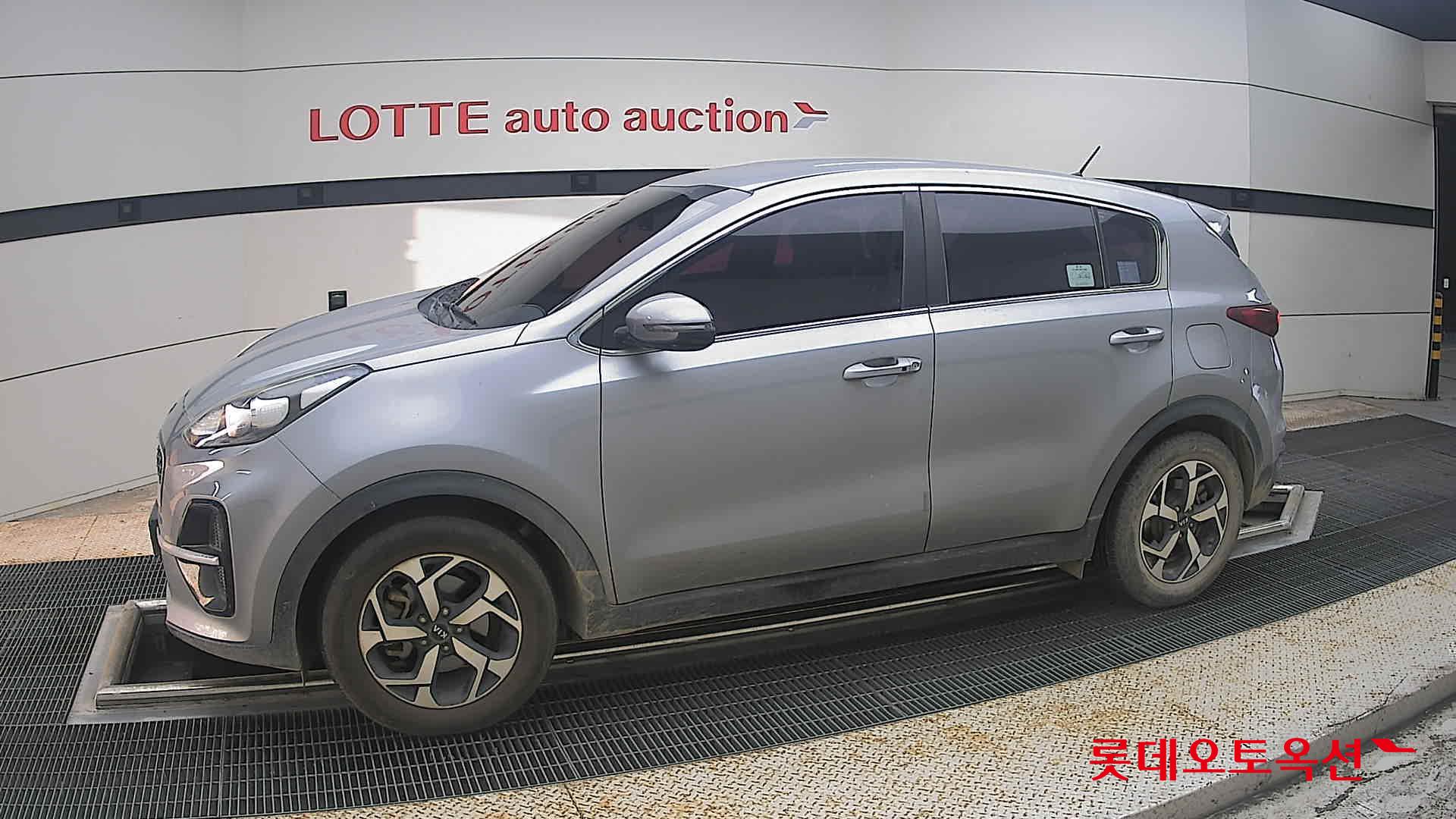 2021 - kia sportage