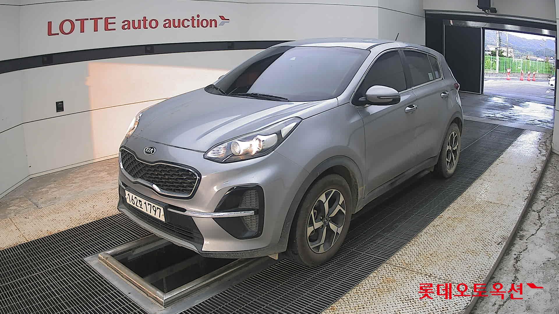 2021 - kia sportage