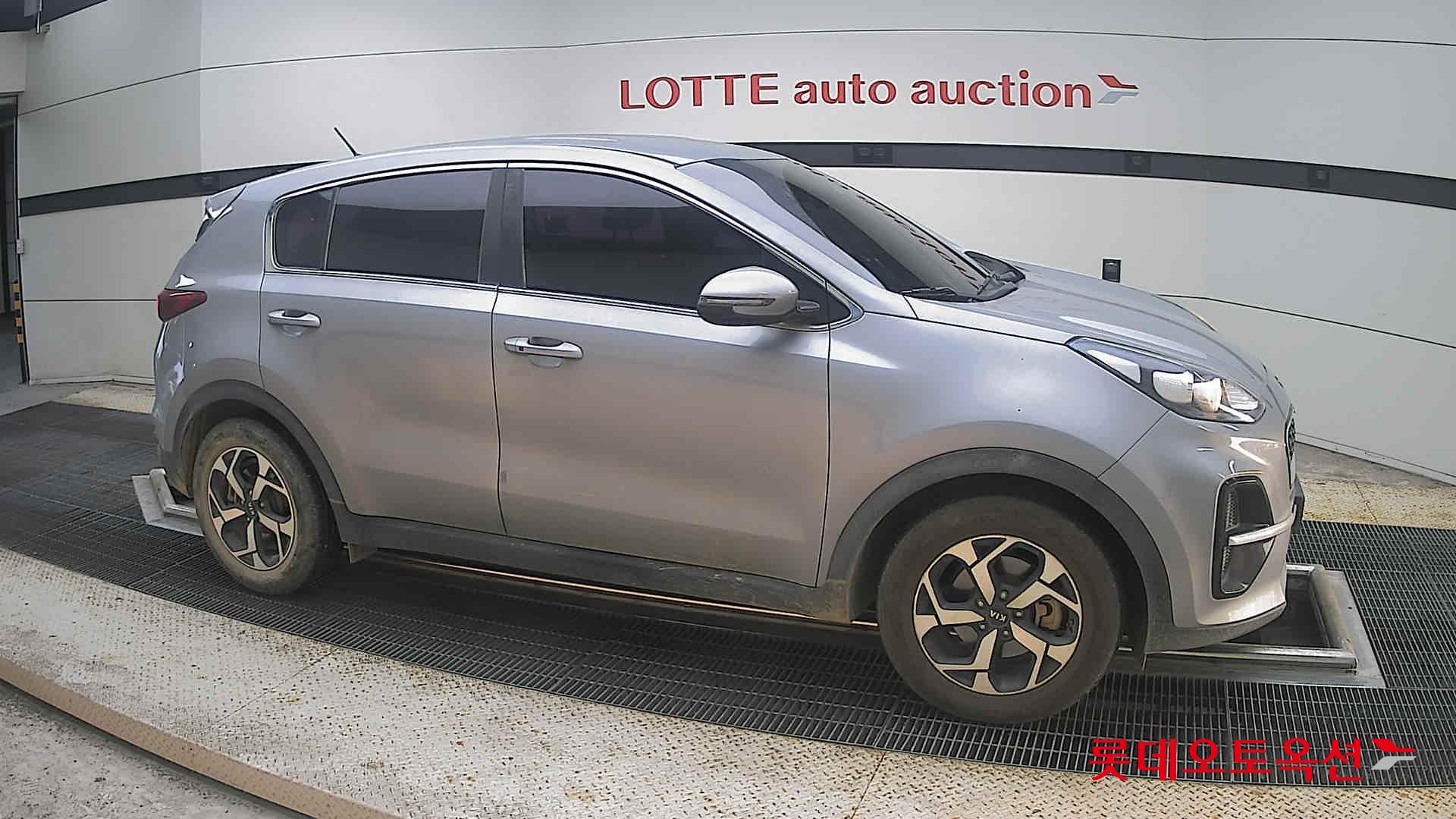 2021 - kia sportage