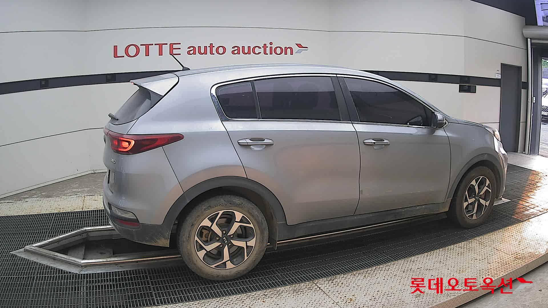 2021 - kia sportage