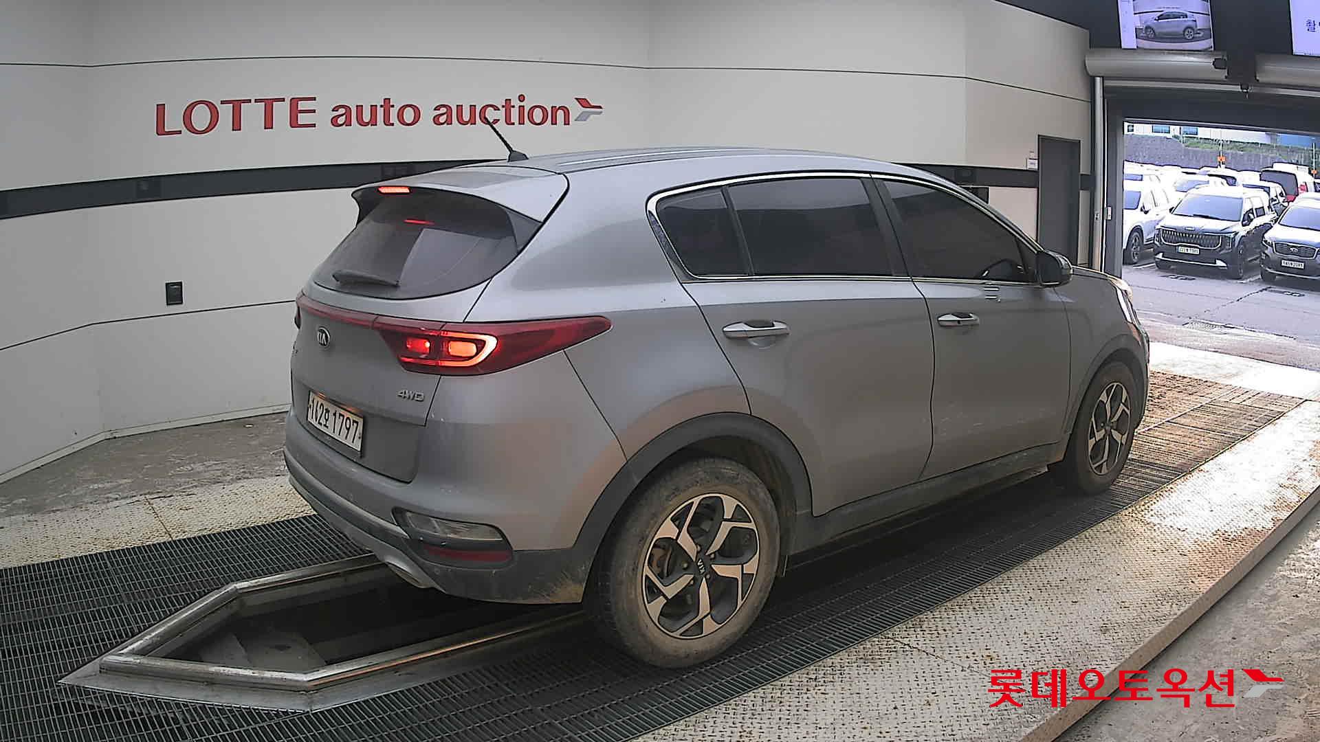 2021 - kia sportage