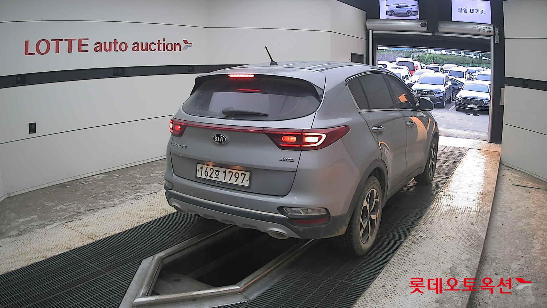 2021 - kia sportage