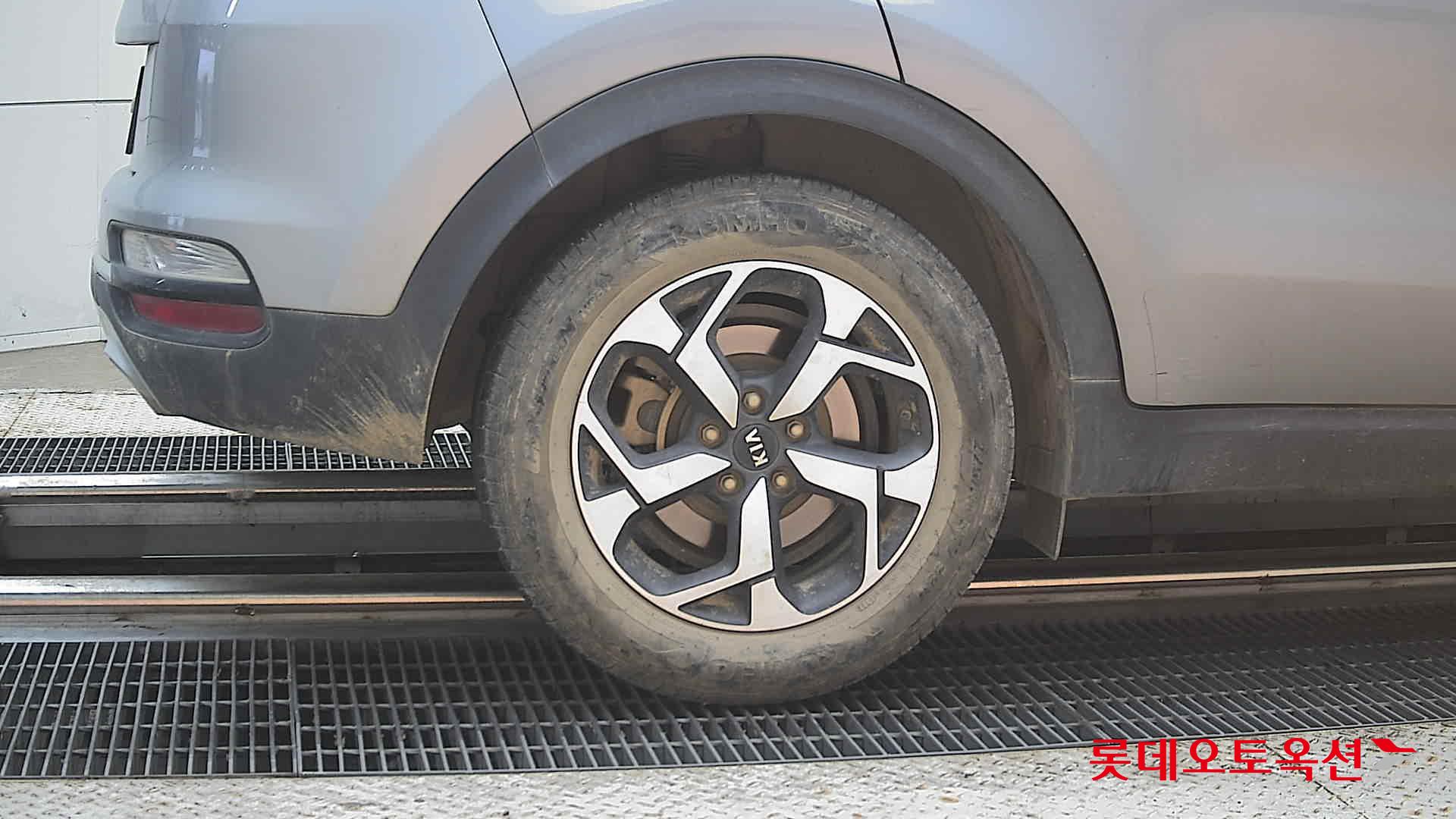 2021 - kia sportage