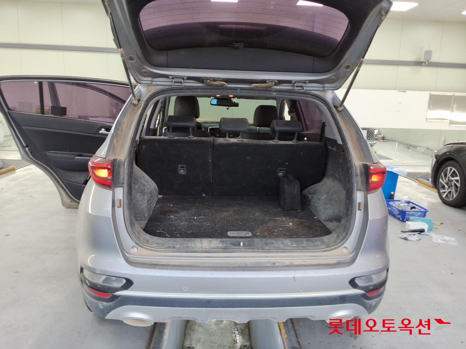 2021 - kia sportage