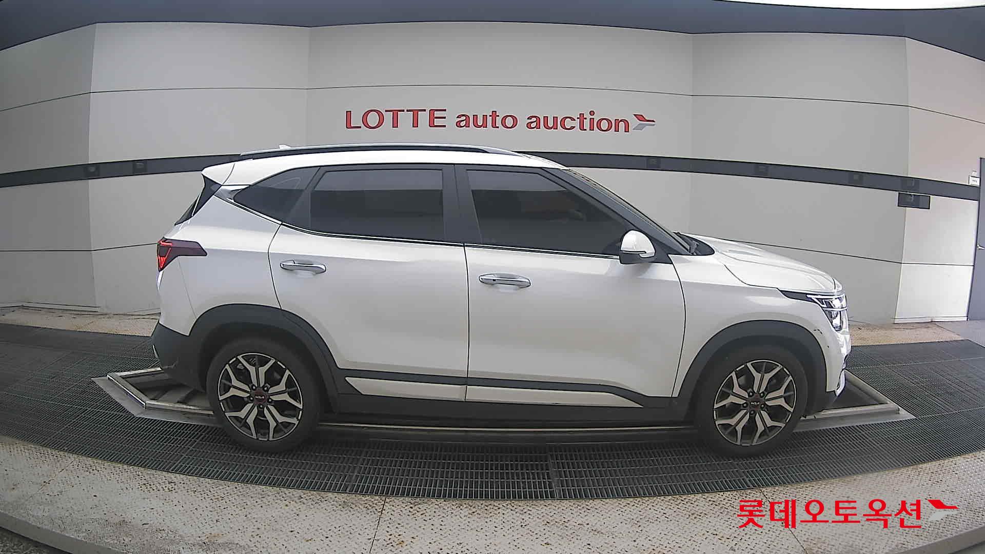2023 - kia seltos