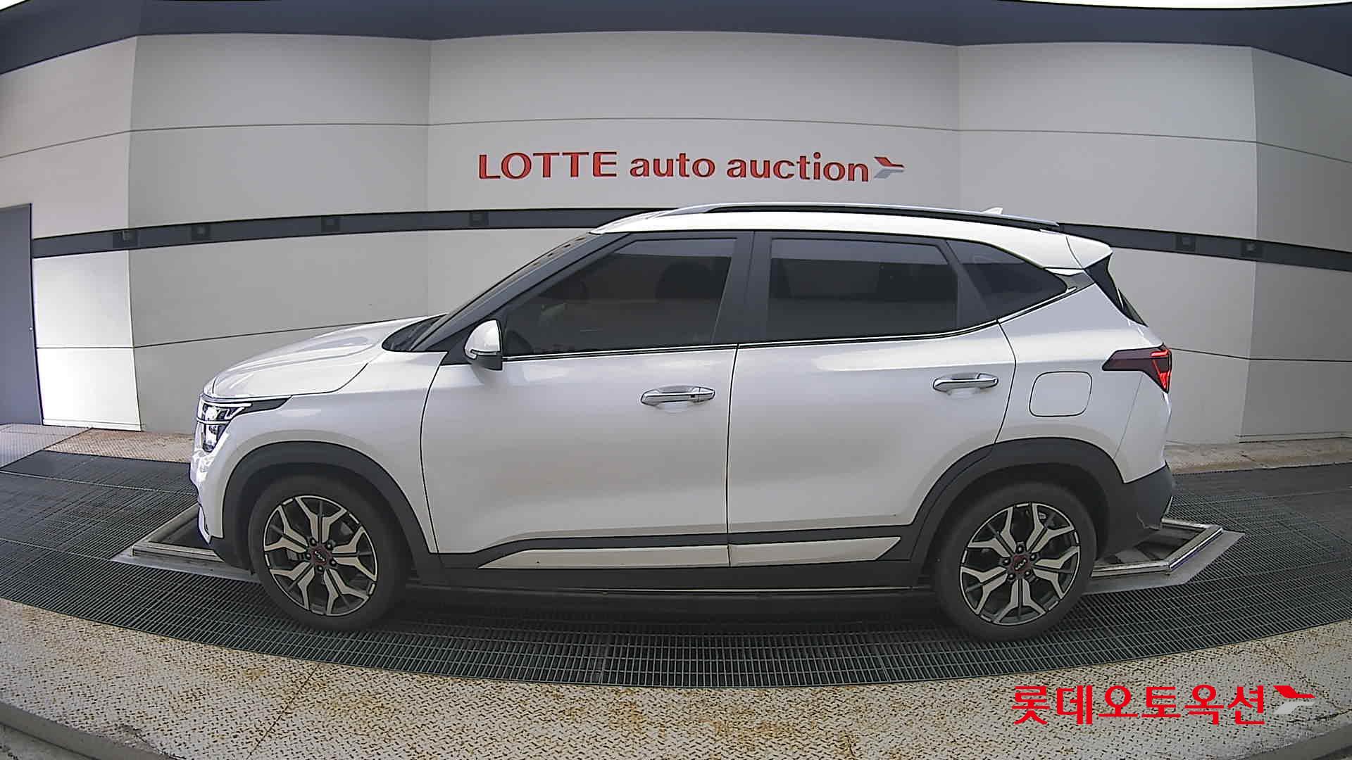 2023 - kia seltos