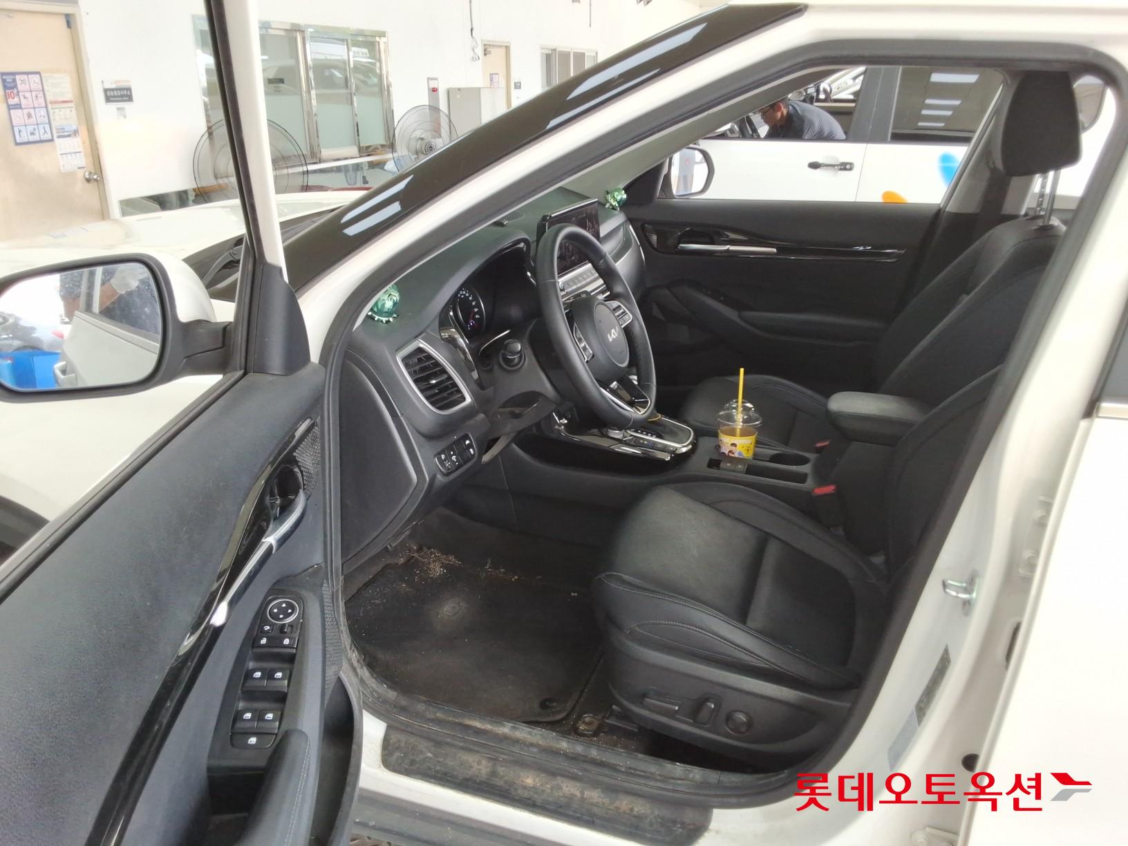2023 - kia seltos
