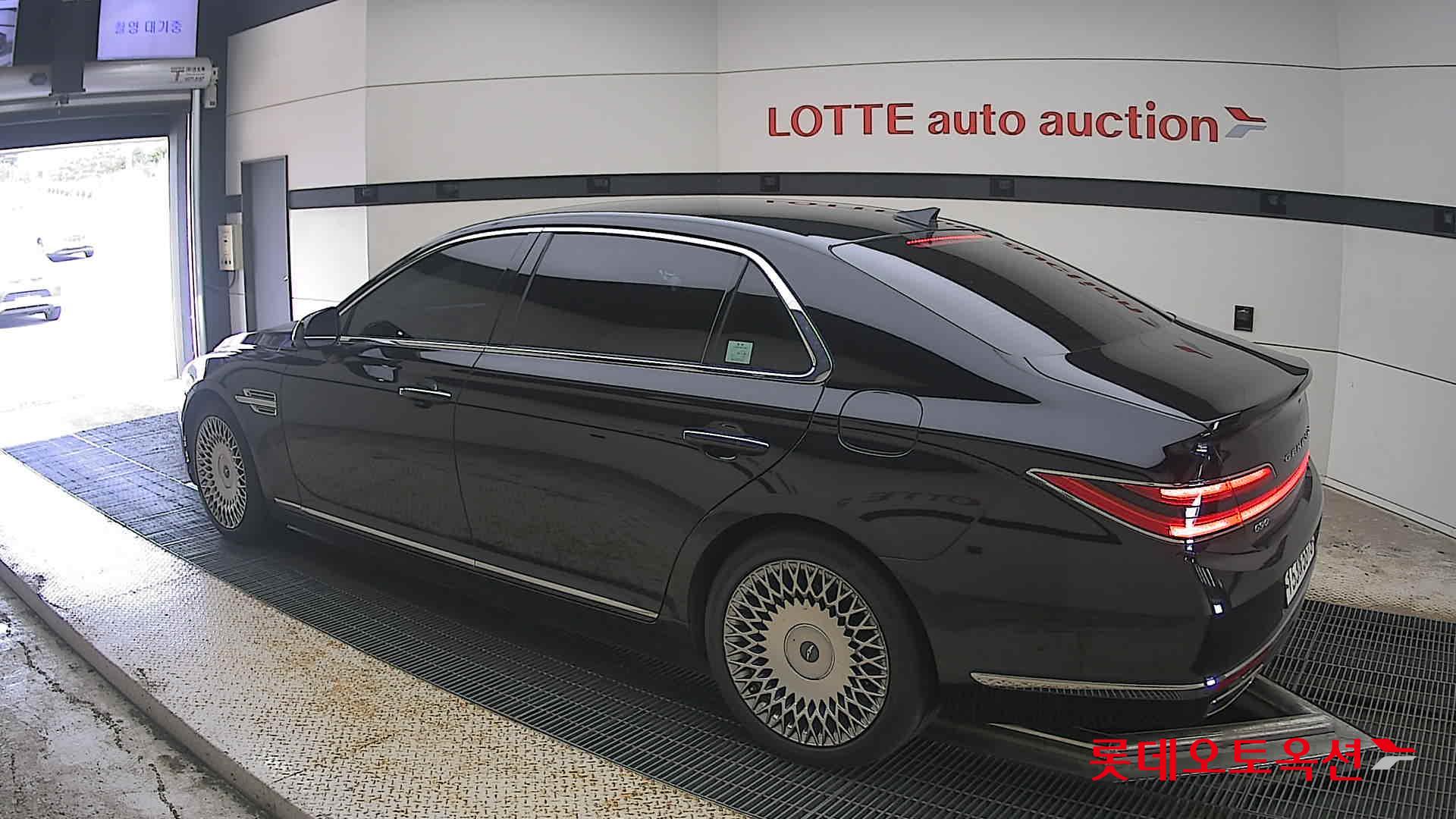 2021 - genesis g90