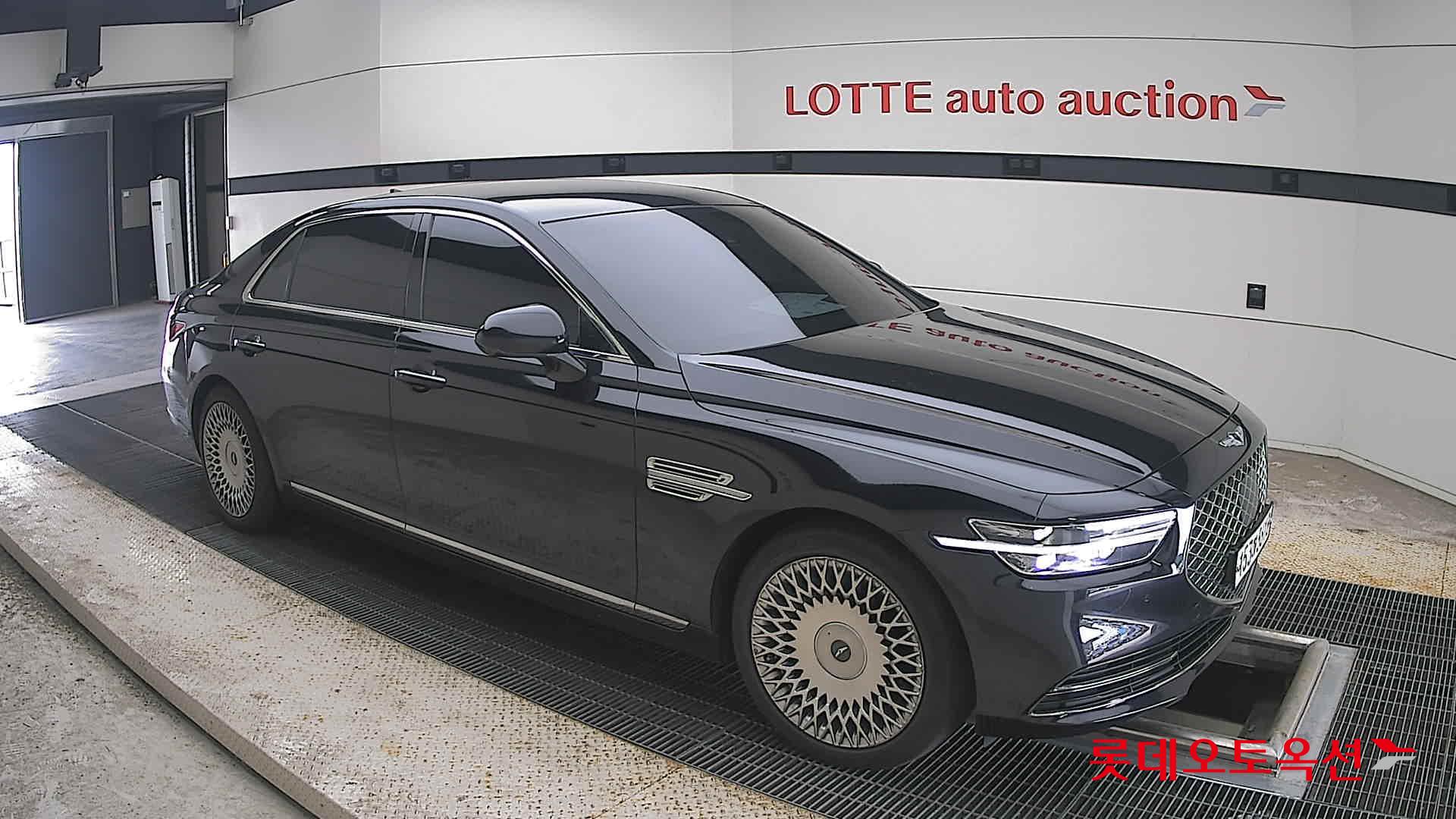 2021 - genesis g90