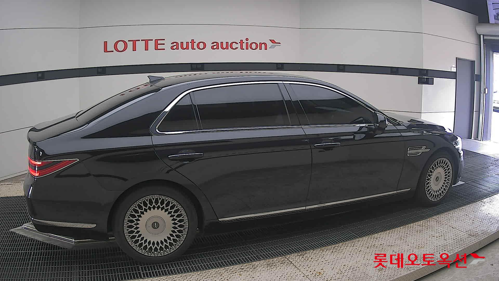 2021 - genesis g90
