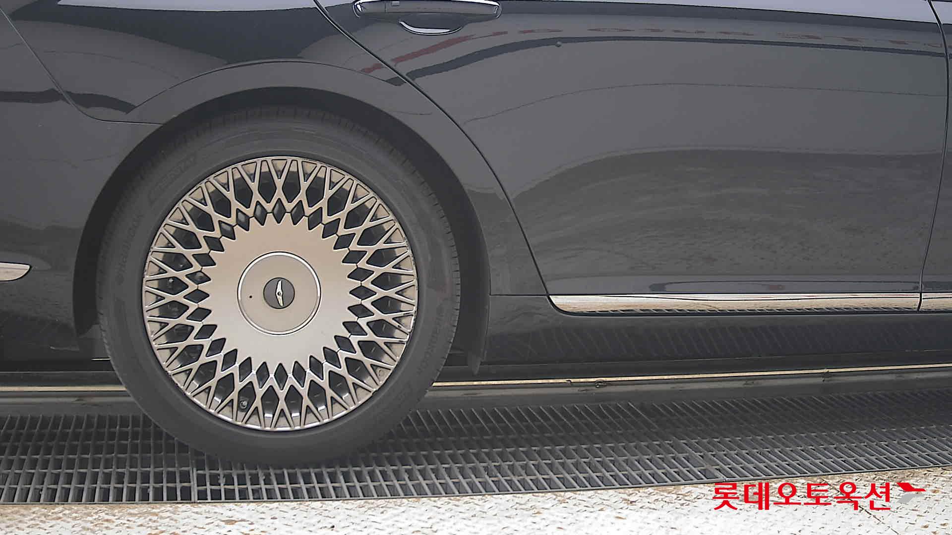 2021 - genesis g90