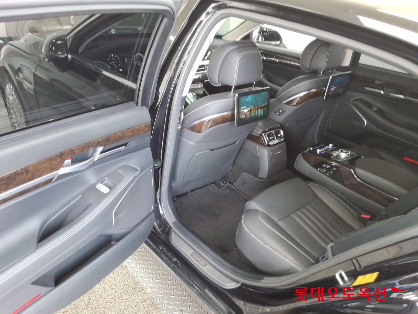 2021 - genesis g90