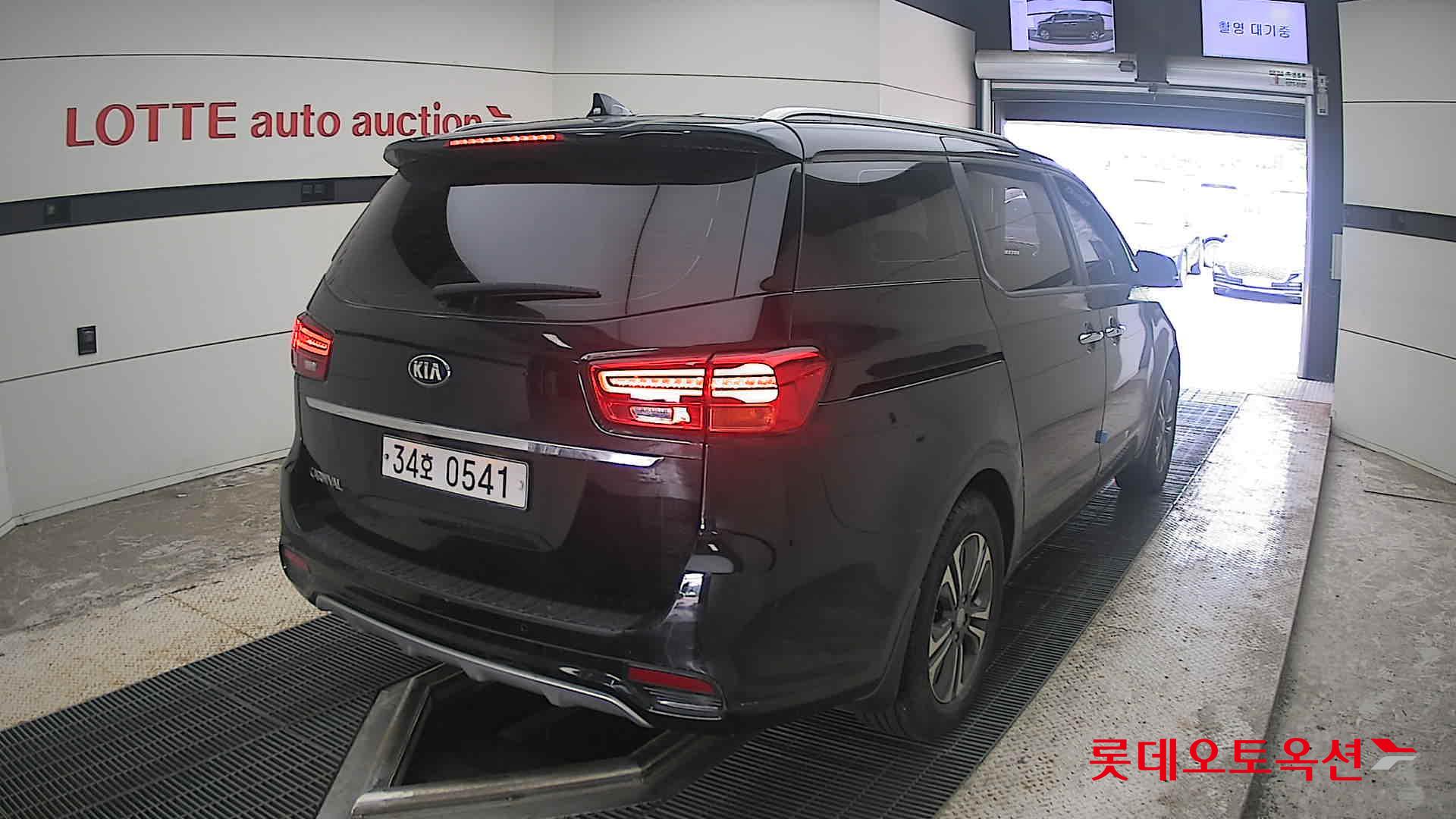 2019 - kia carnival
