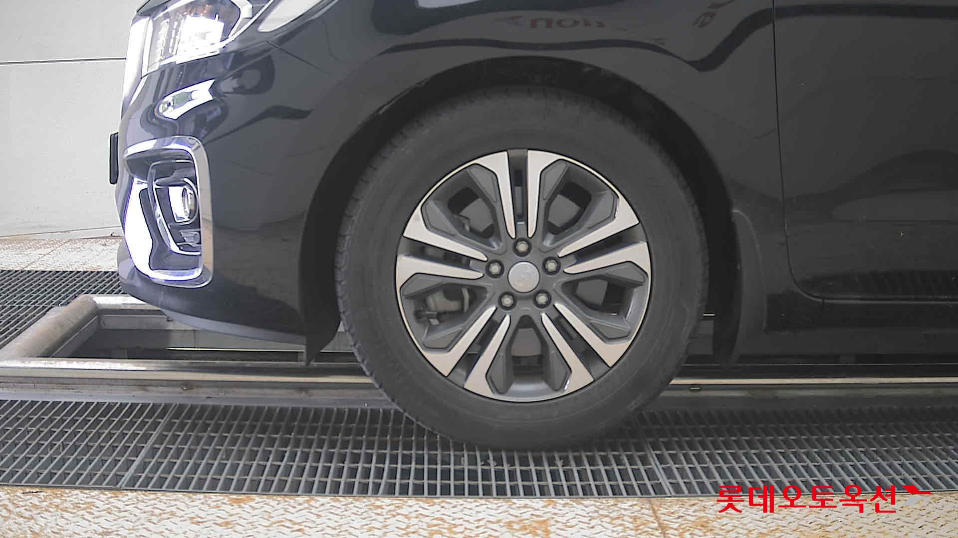 2019 - kia carnival