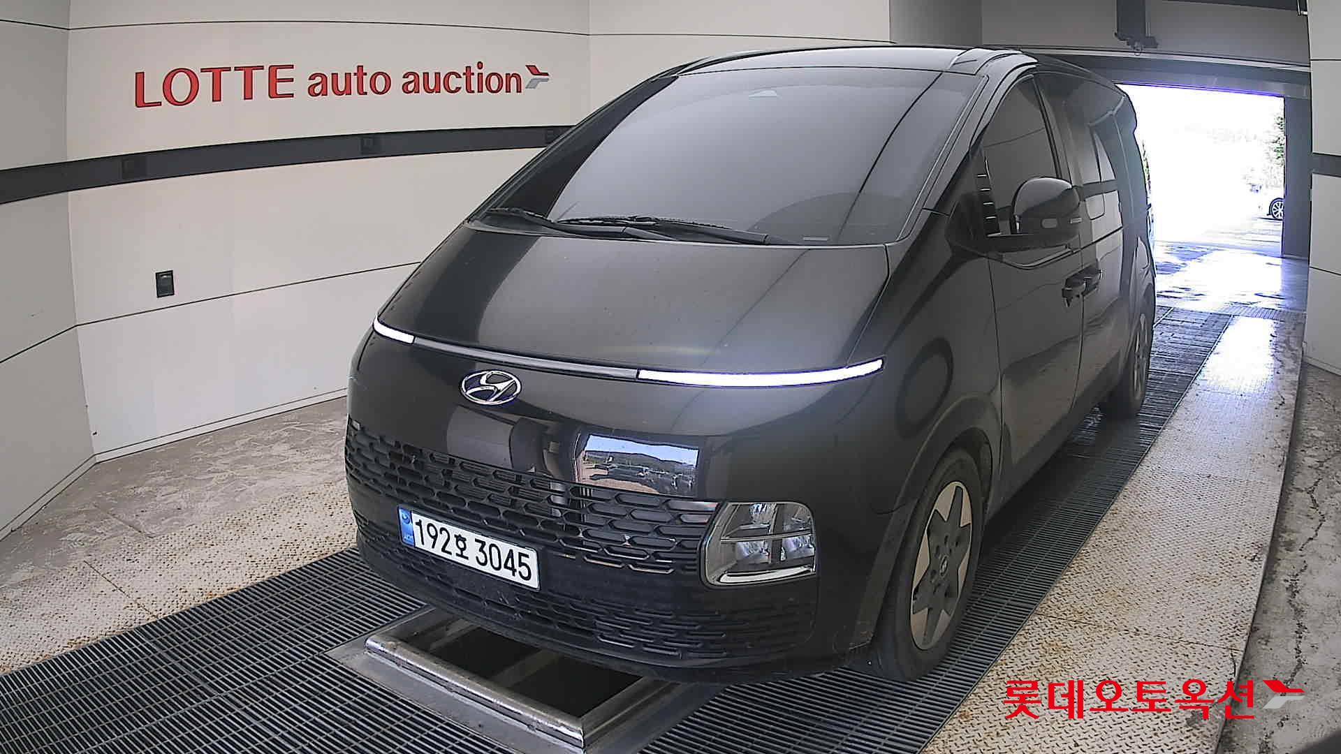 2022 - hyundai staria
