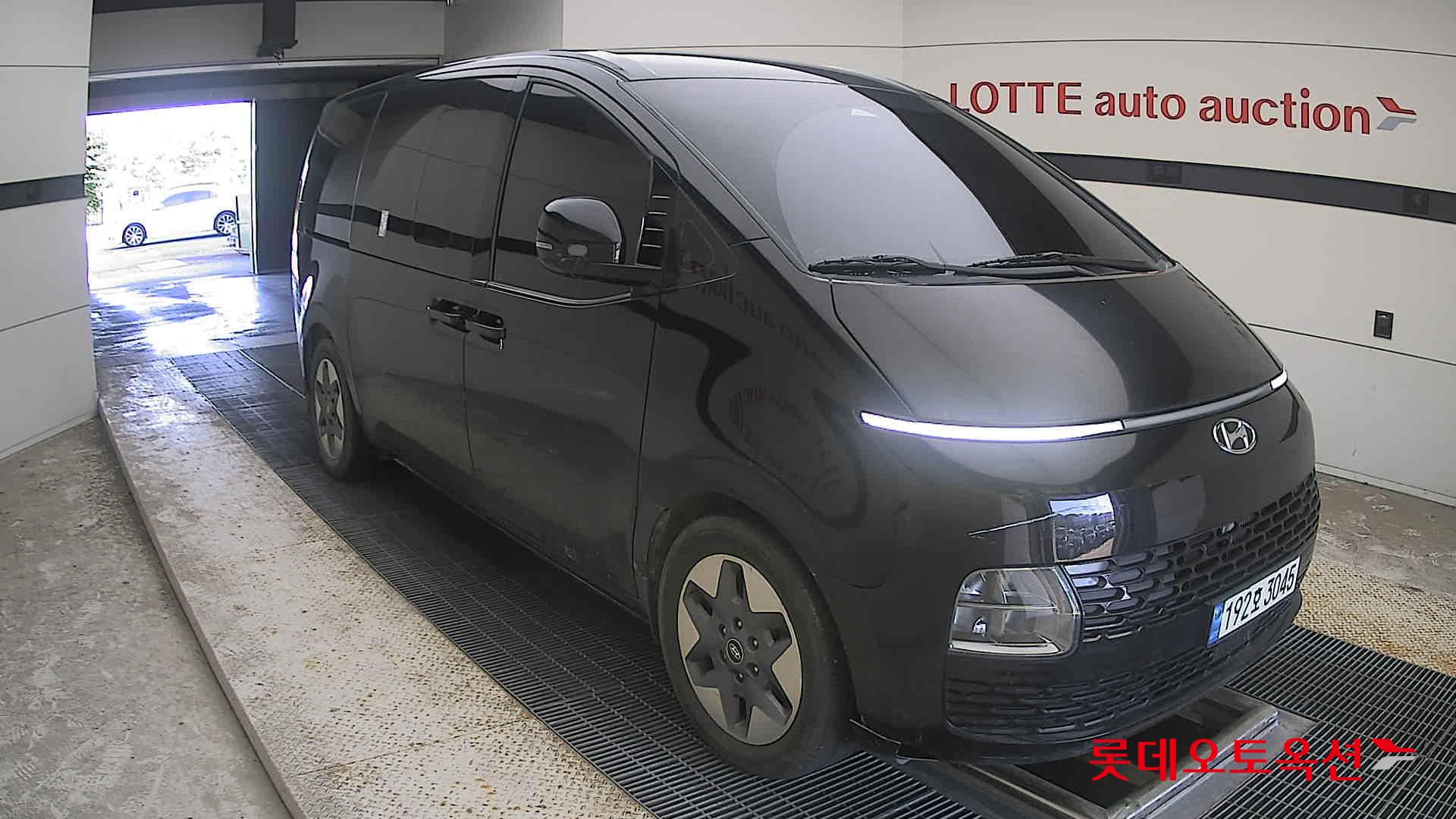 2022 - hyundai staria