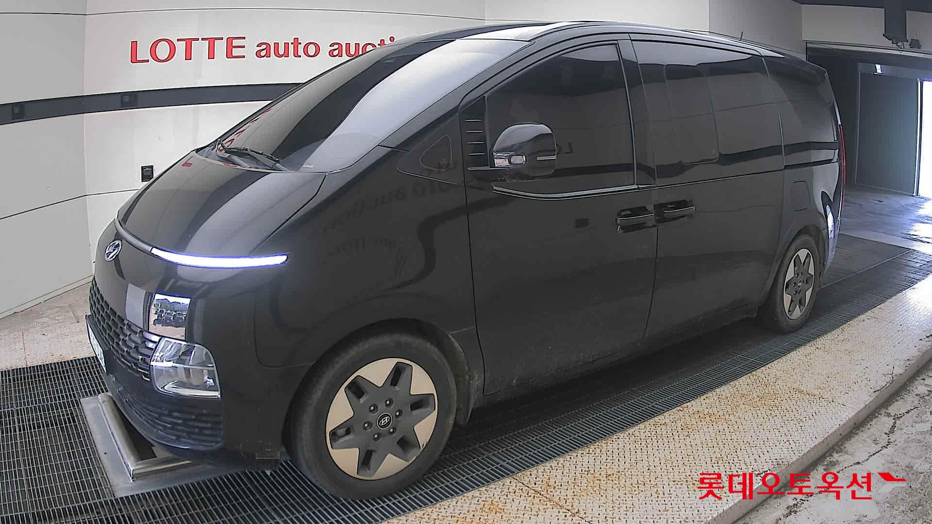 2022 - hyundai staria