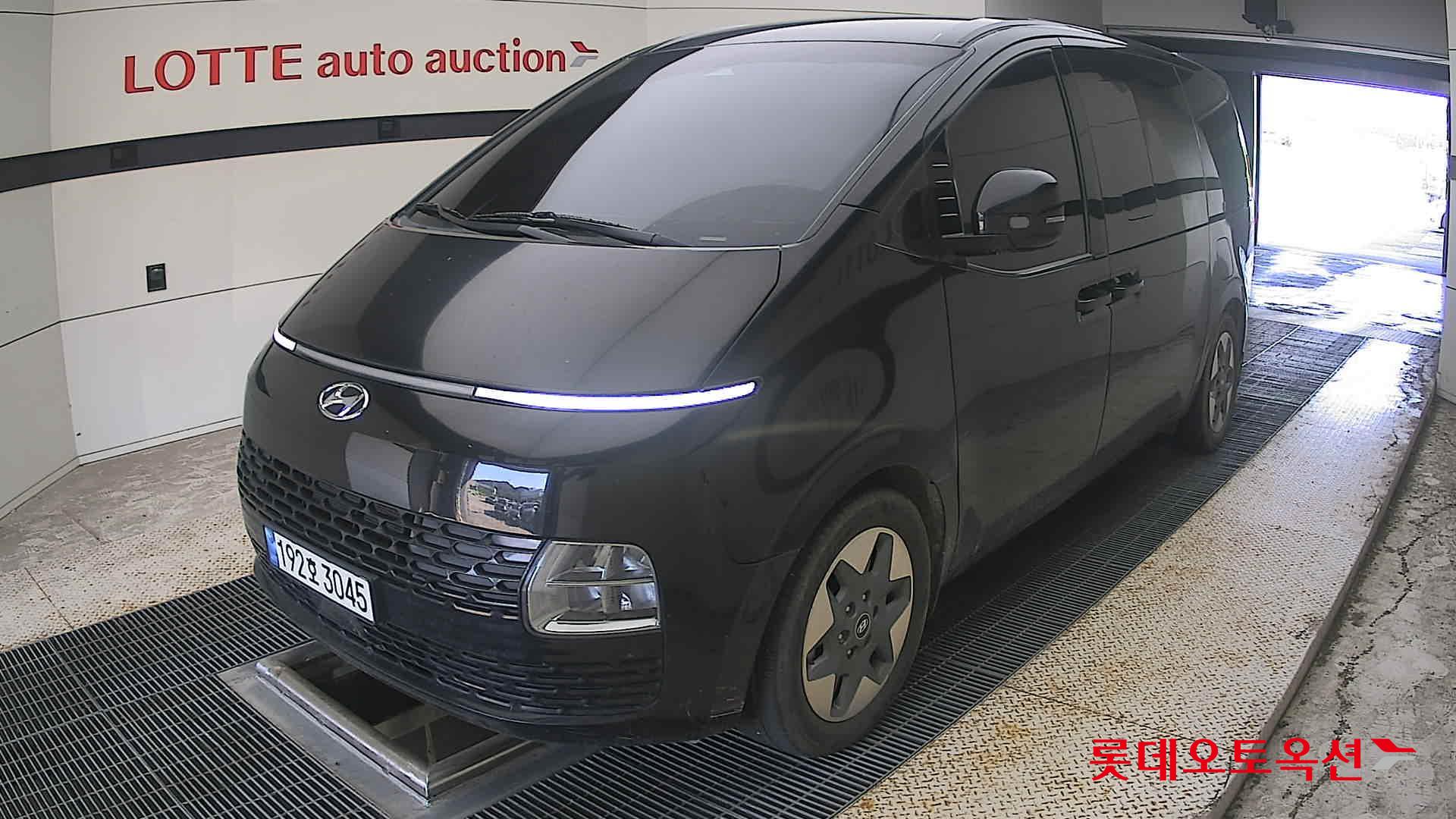 2022 - hyundai staria