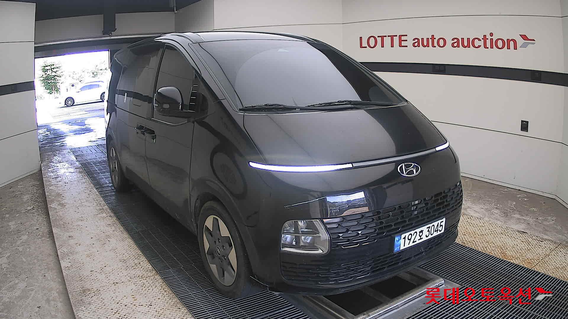 2022 - hyundai staria