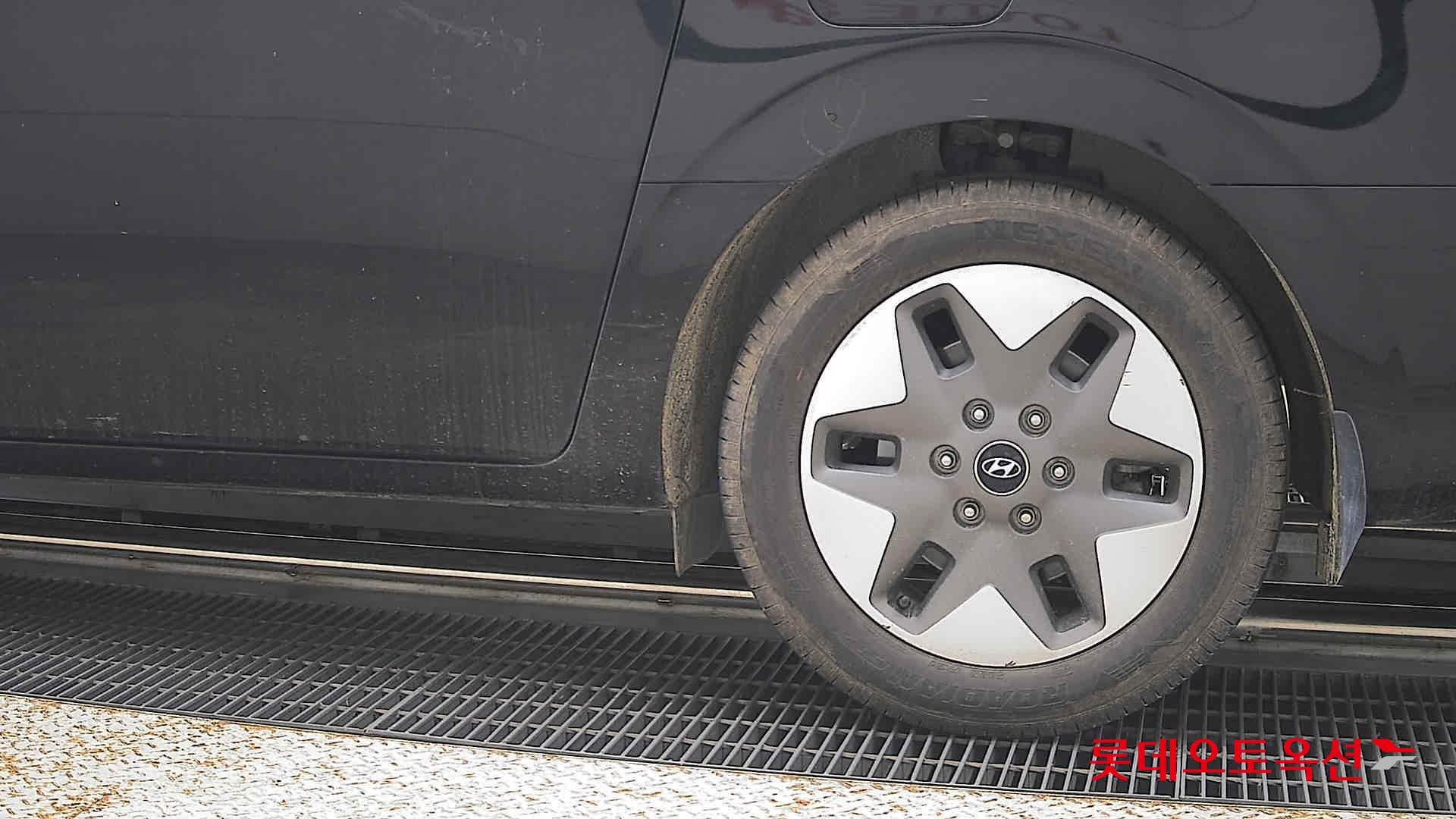 2022 - hyundai staria