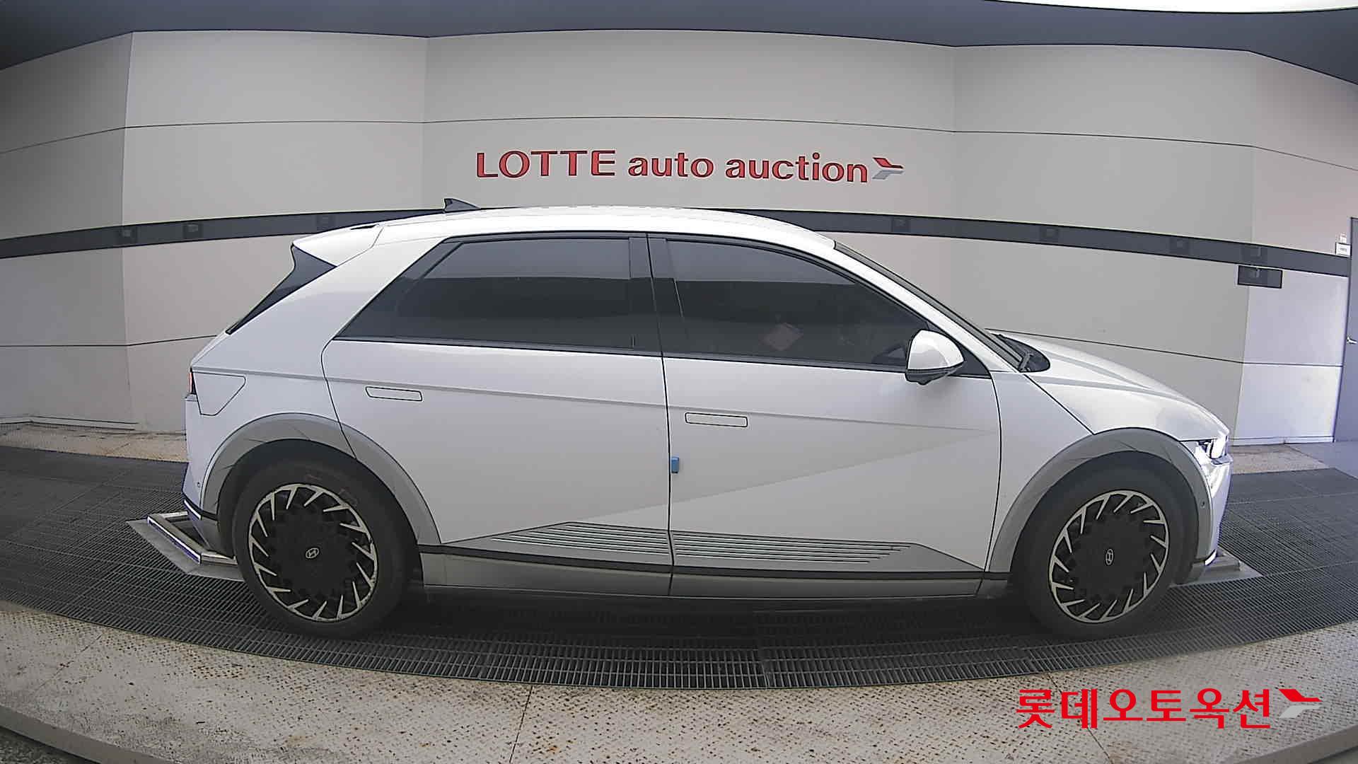 2022 - hyundai ioniq