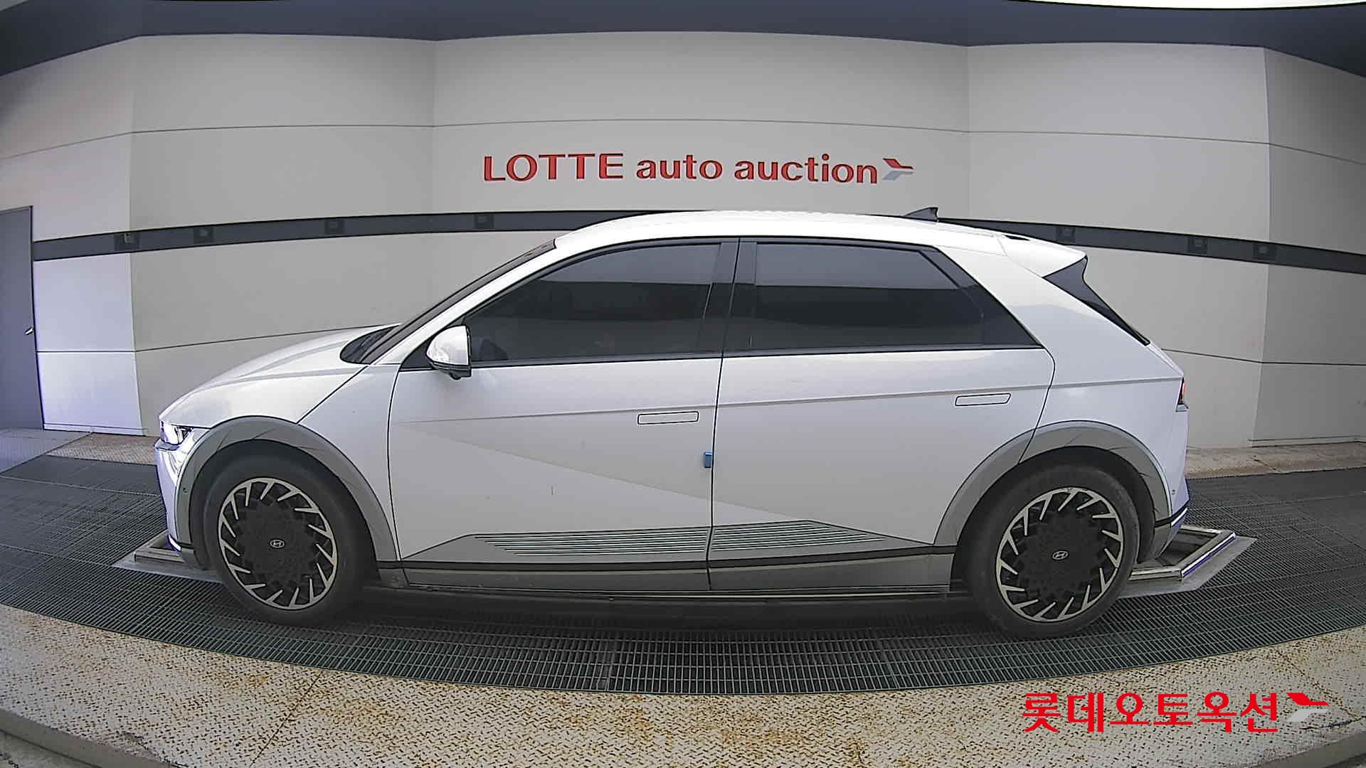 2022 - hyundai ioniq
