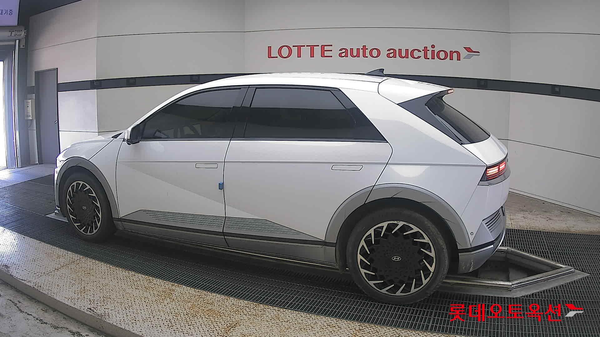 2022 - hyundai ioniq