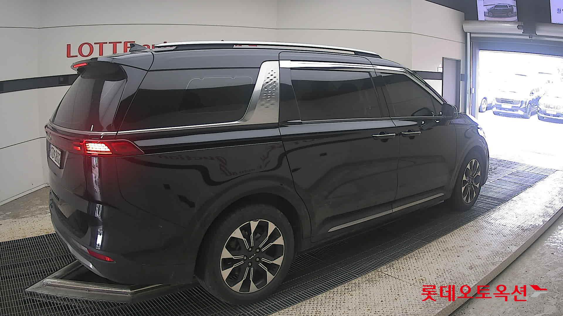 2023 - kia carnival