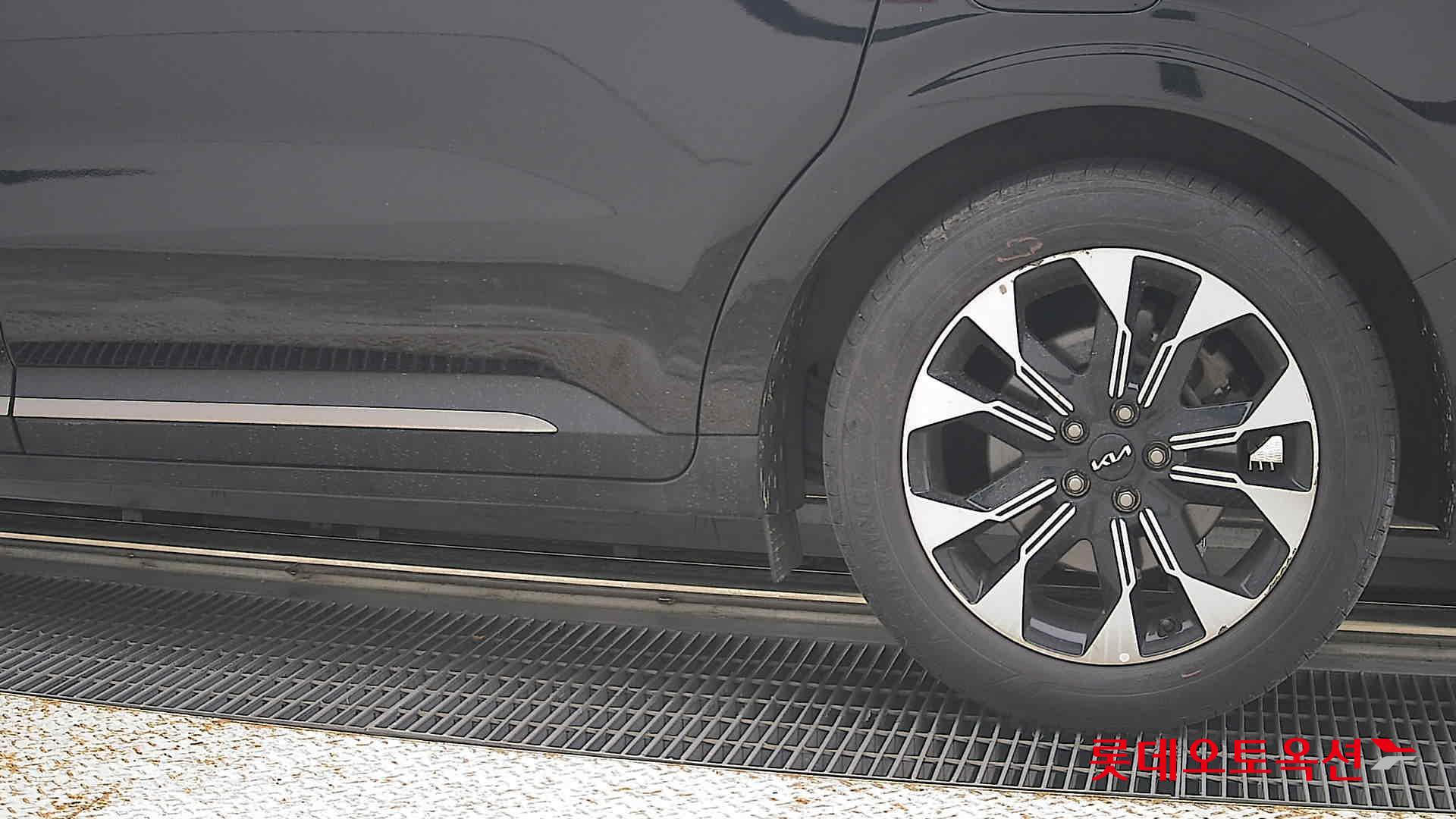 2023 - kia carnival