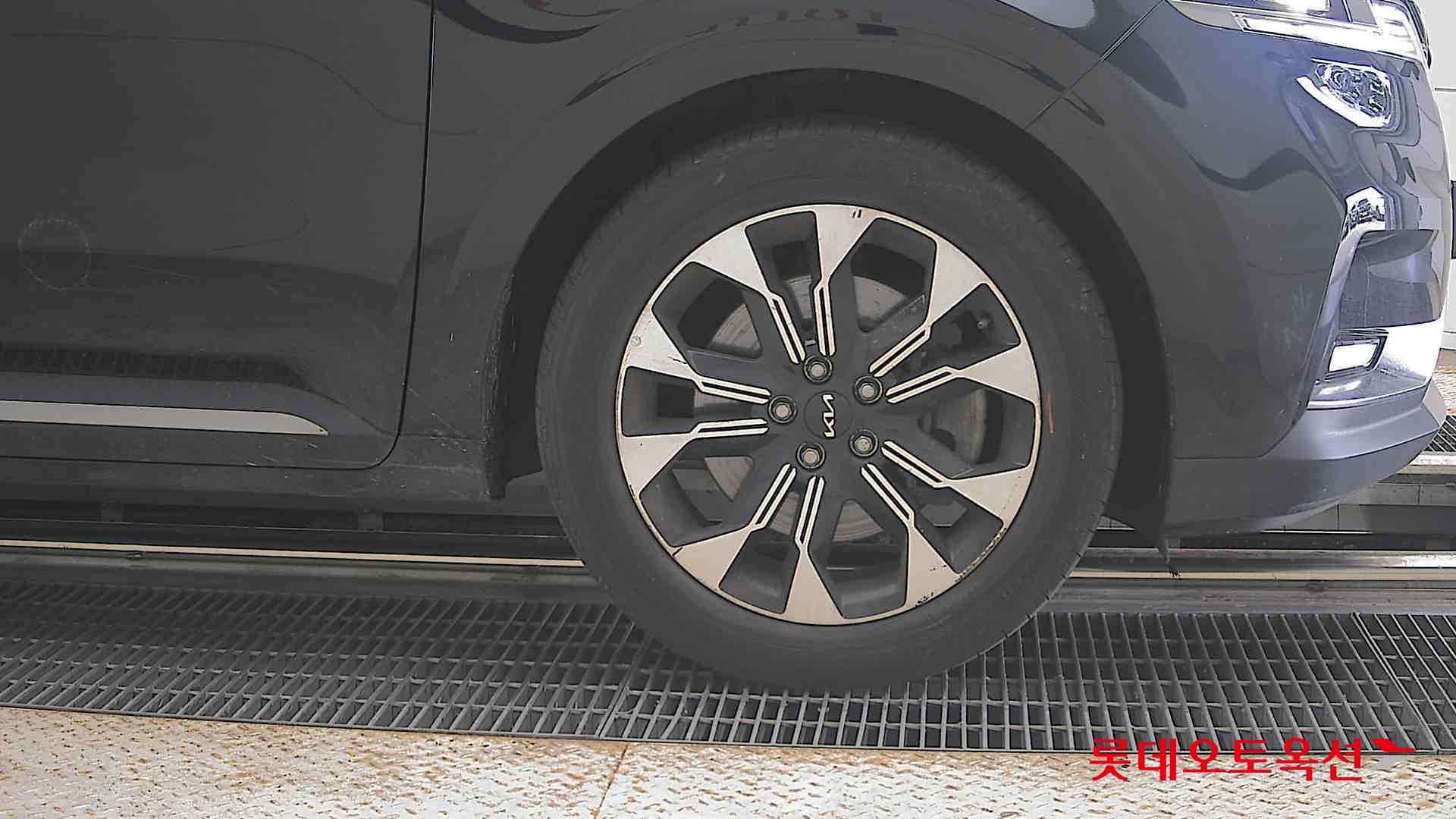 2023 - kia carnival