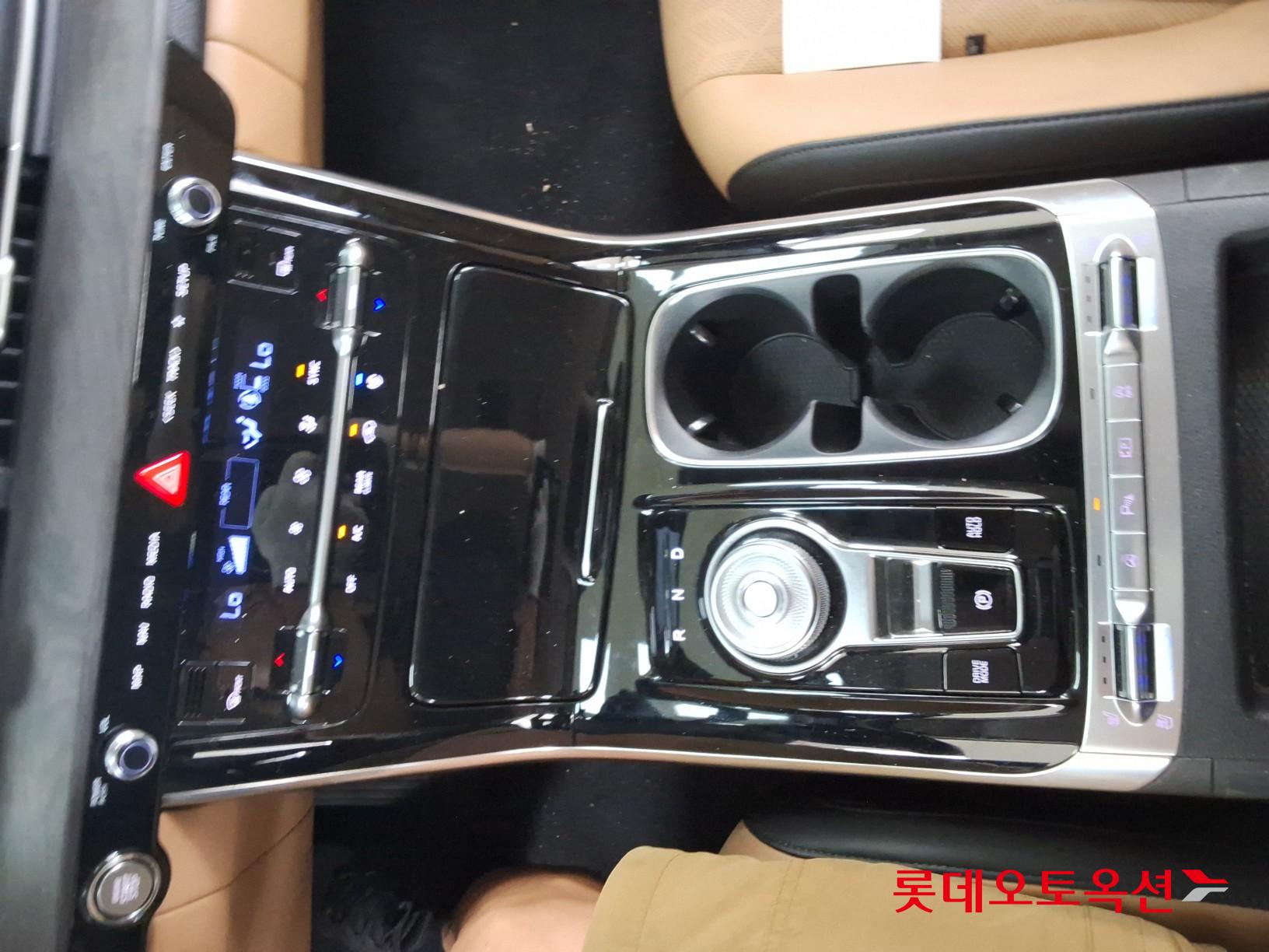2023 - kia carnival