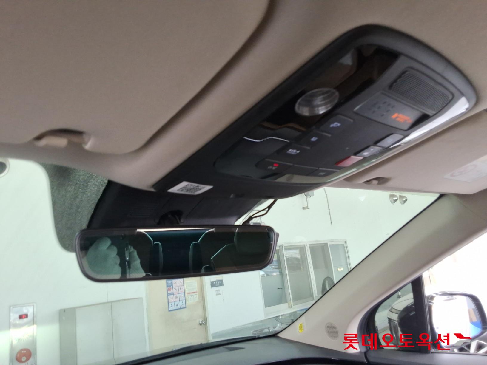 2023 - kia carnival