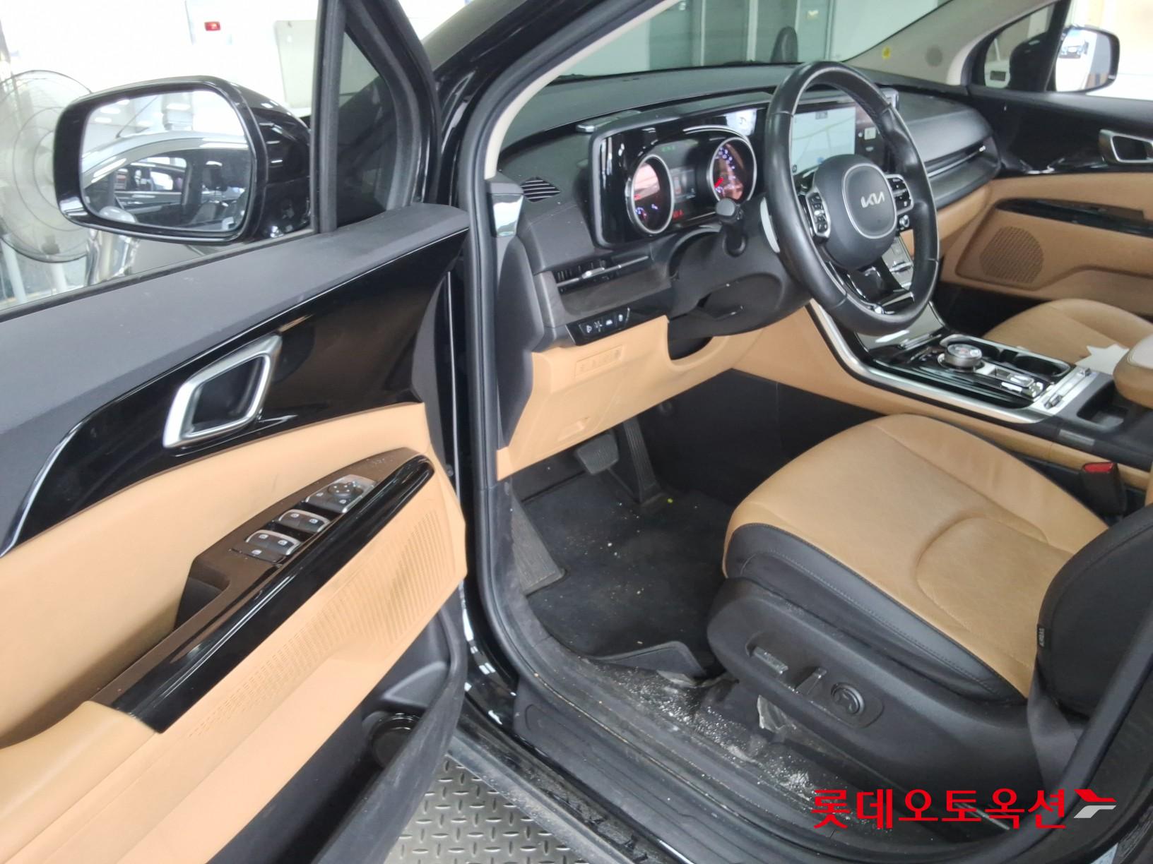 2023 - kia carnival