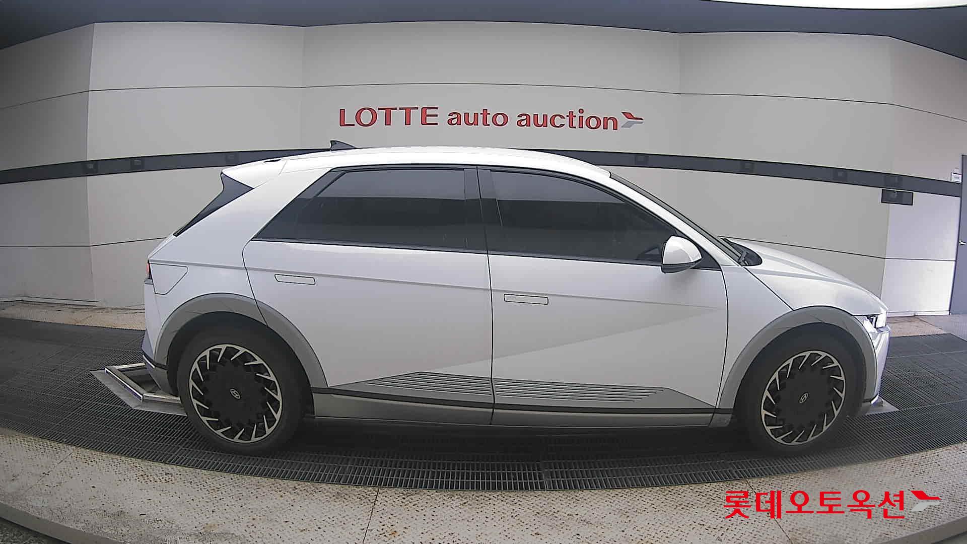 2023 - hyundai ioniq