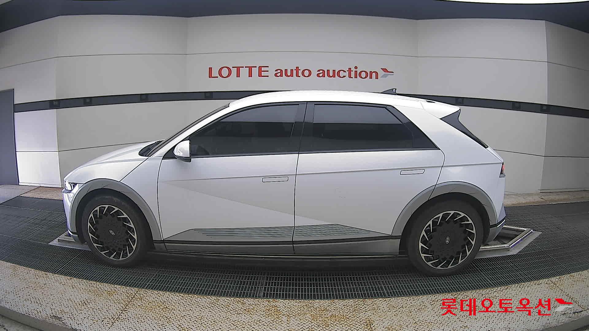 2023 - hyundai ioniq