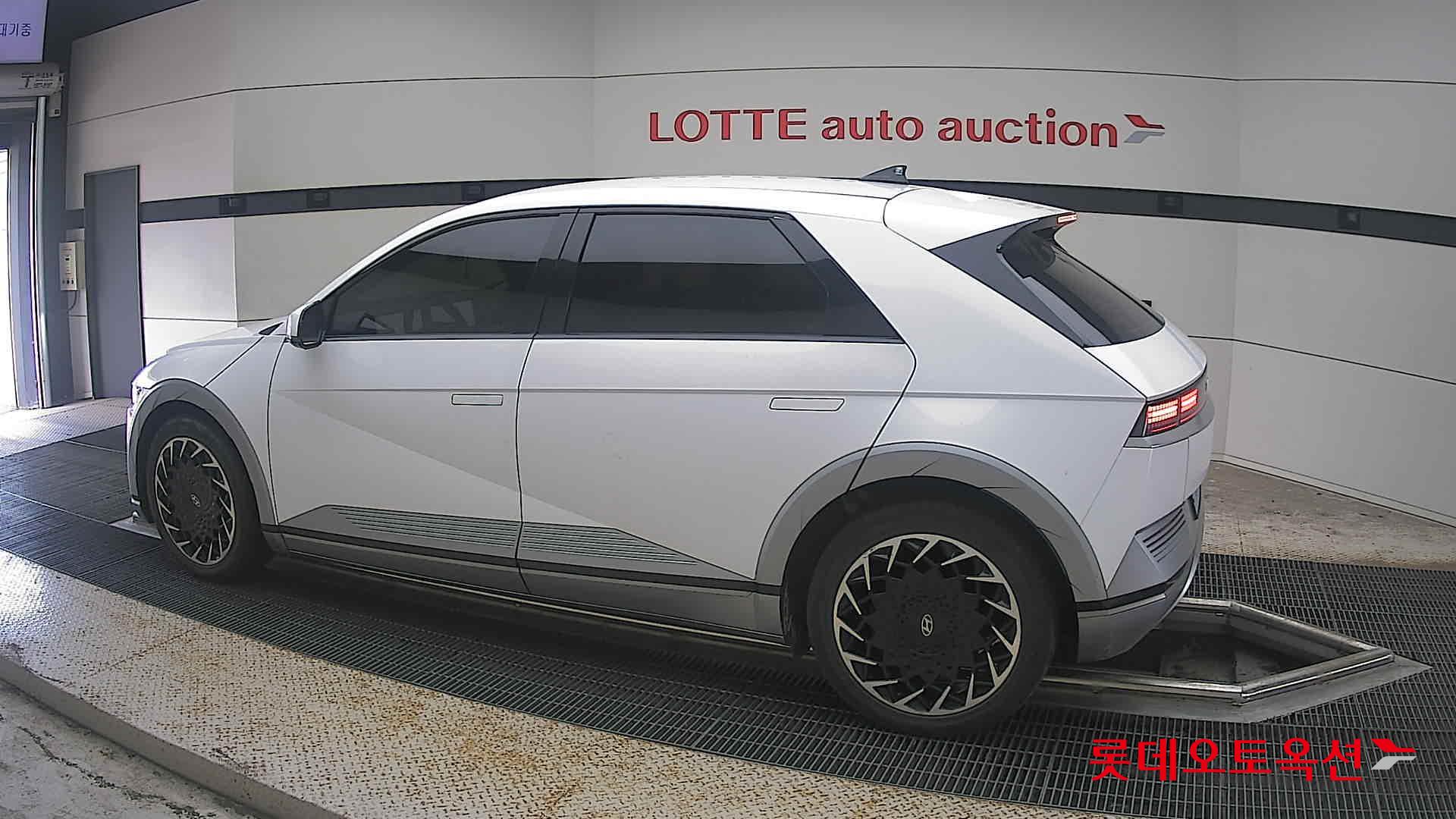 2023 - hyundai ioniq