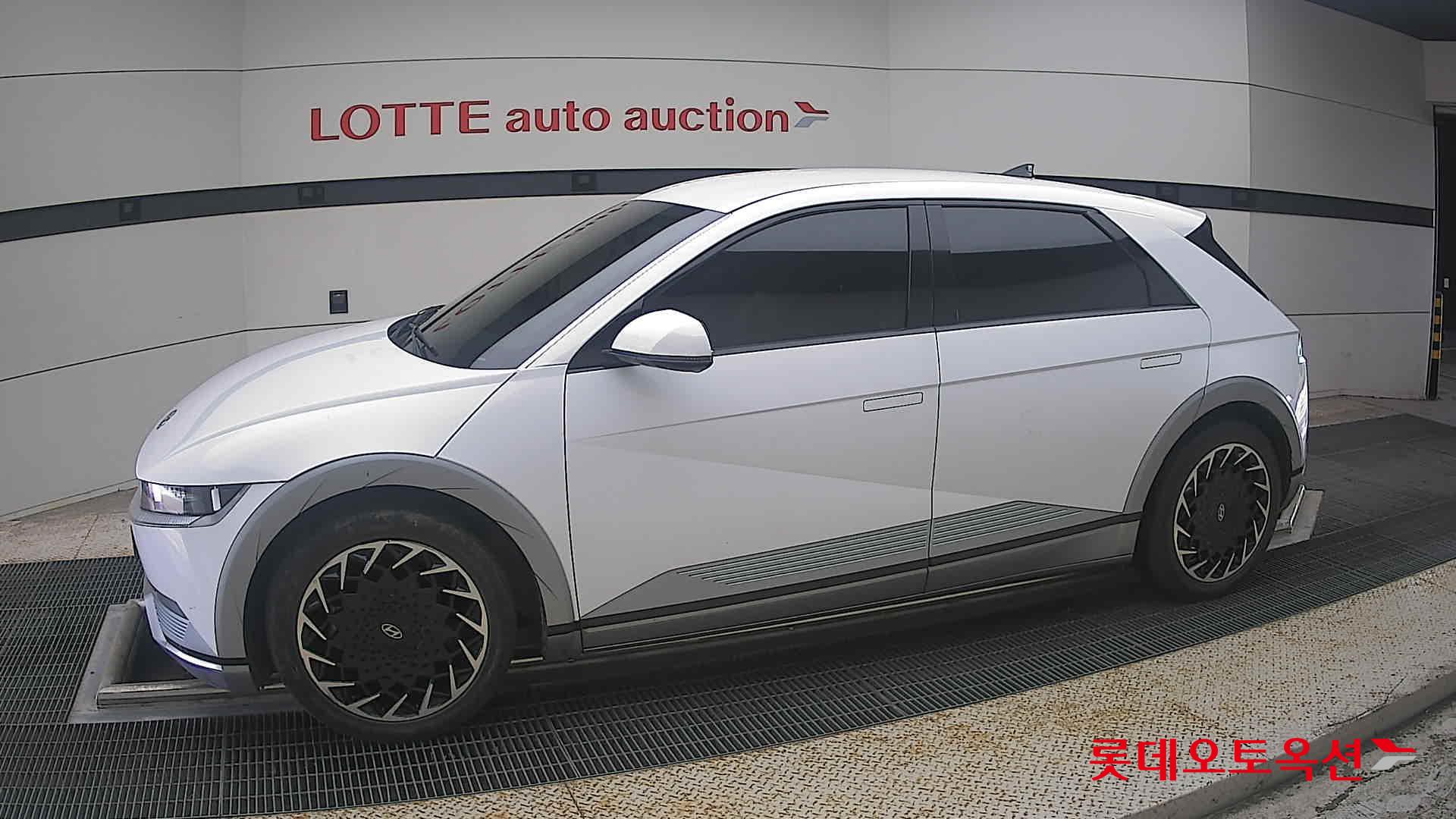 2023 - hyundai ioniq