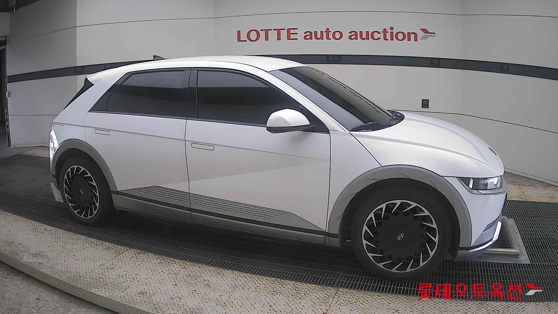 2023 - hyundai ioniq